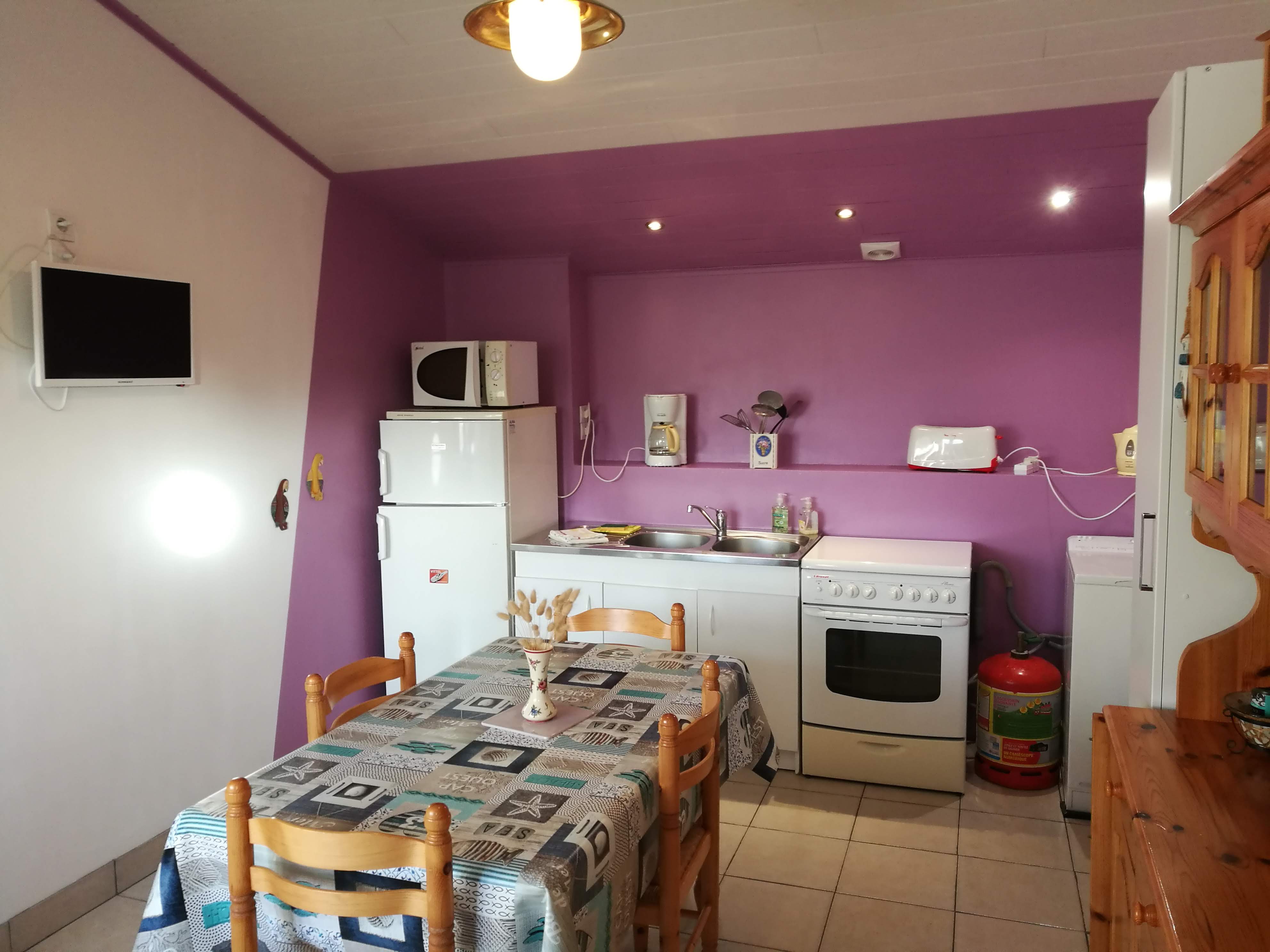 Nice independent cottage, 3 minutes walking from the beach