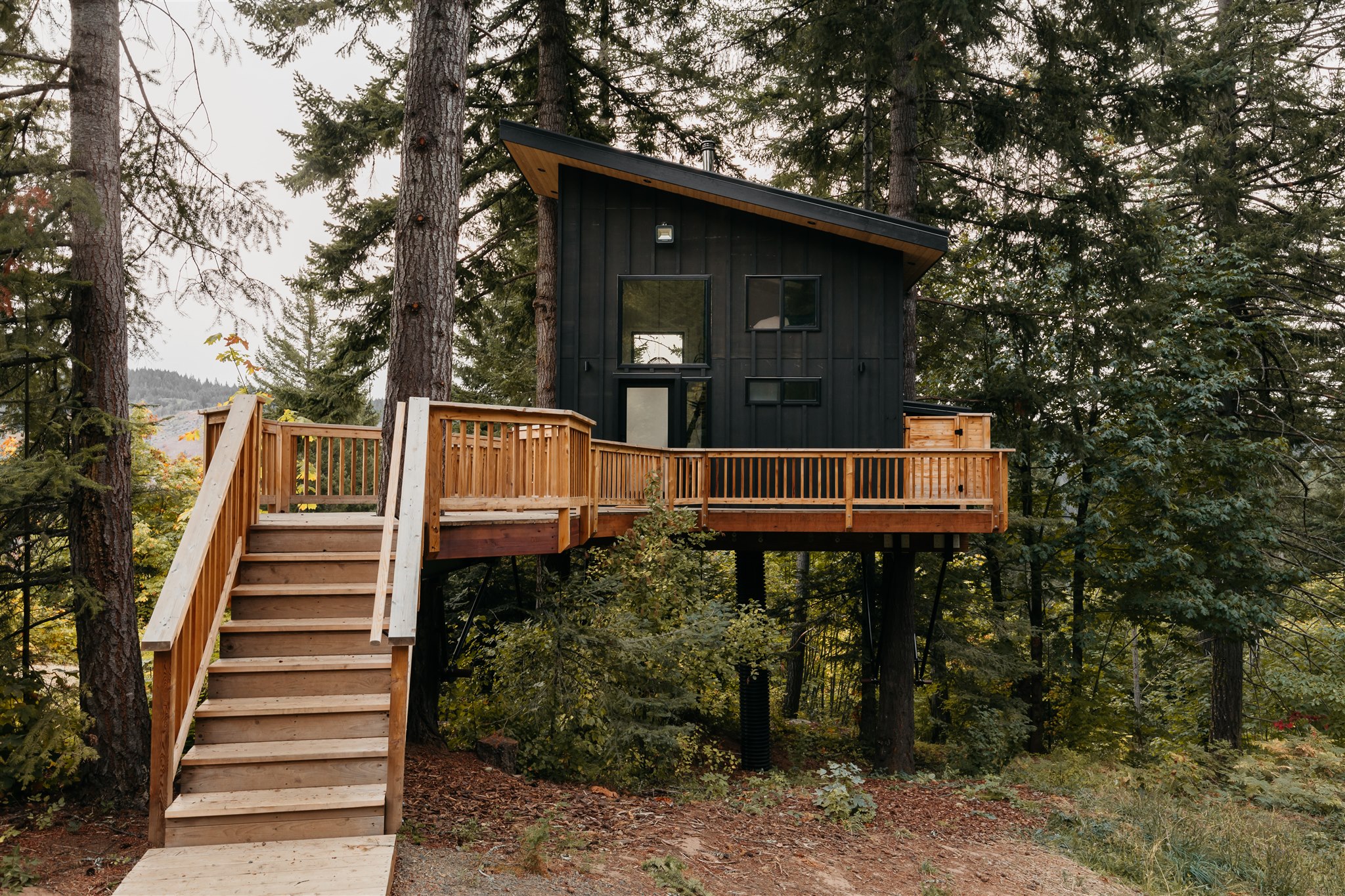 The Klickitat Treehouse Treehouses for Rent in White Salmon