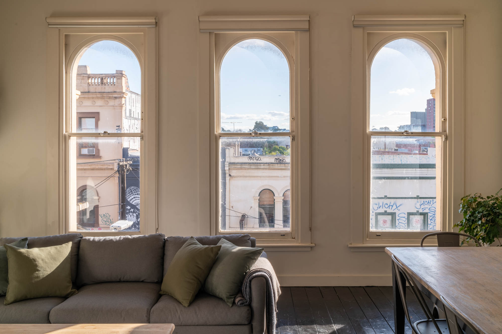 Spacious Modern Apartment in the Heart of Fitzroy