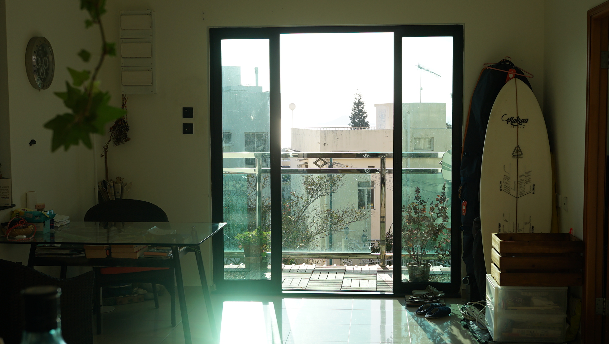 Sunny & cozy balcony townhouse in South Lantau
