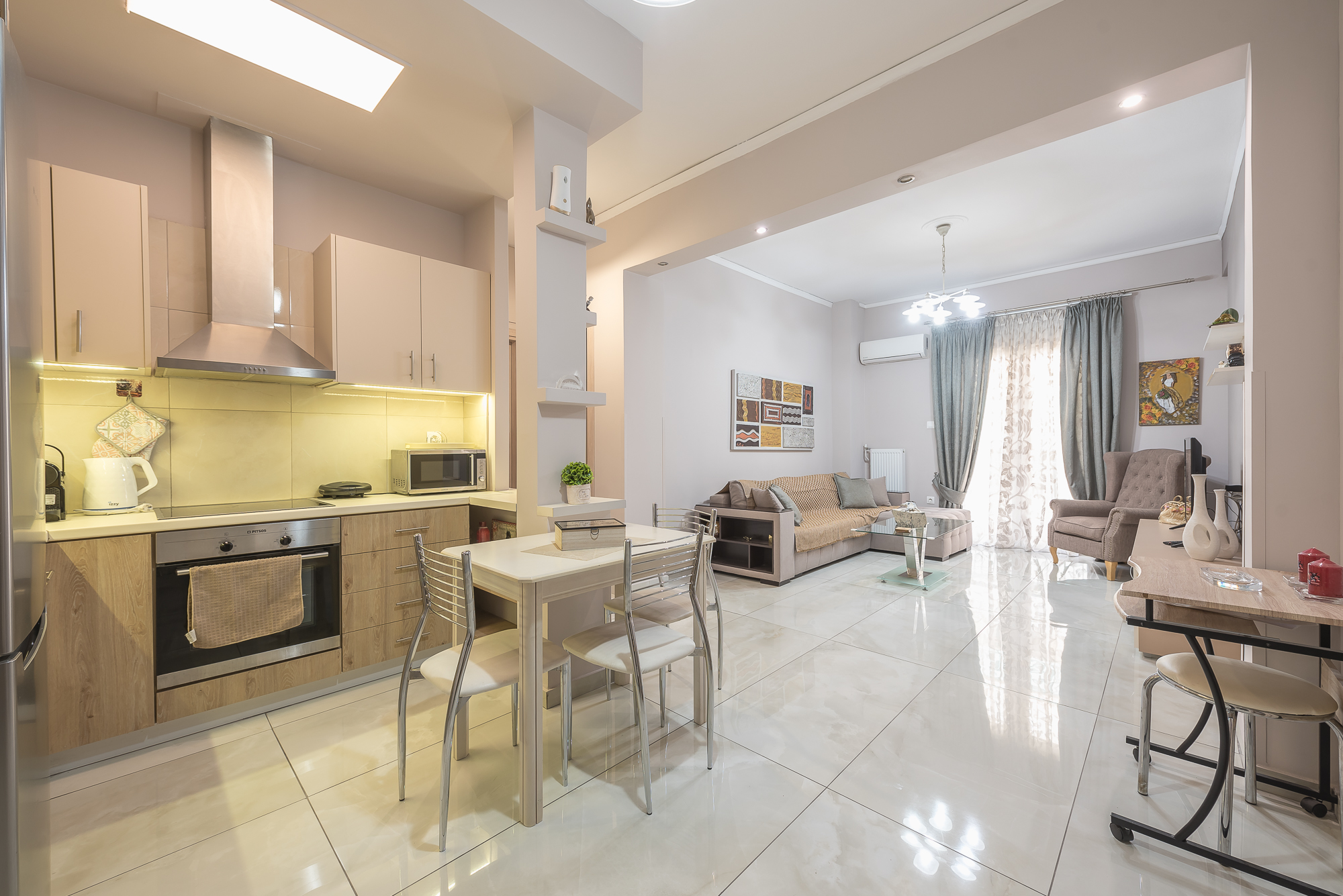 A boutique apartment at Acropolis next to metro