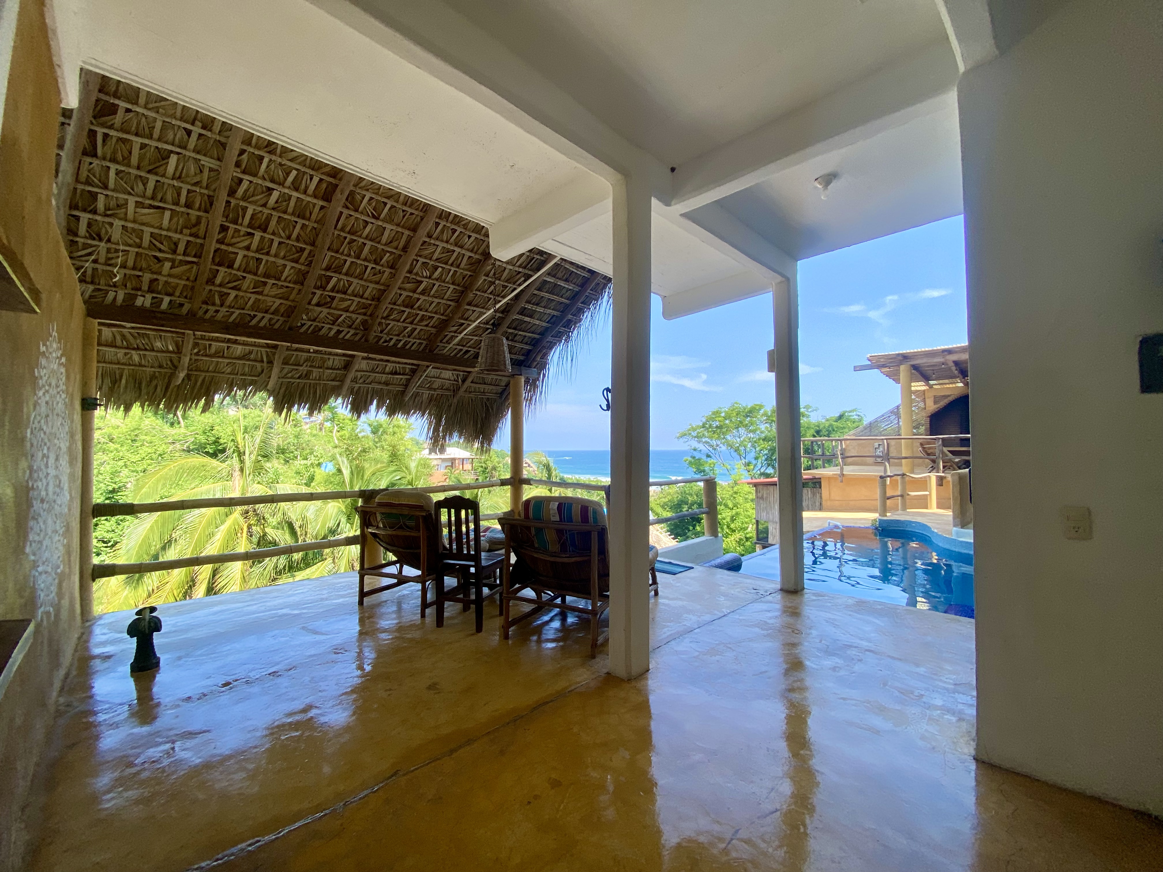 House with pool, and Air. In San Agustinillo Beach