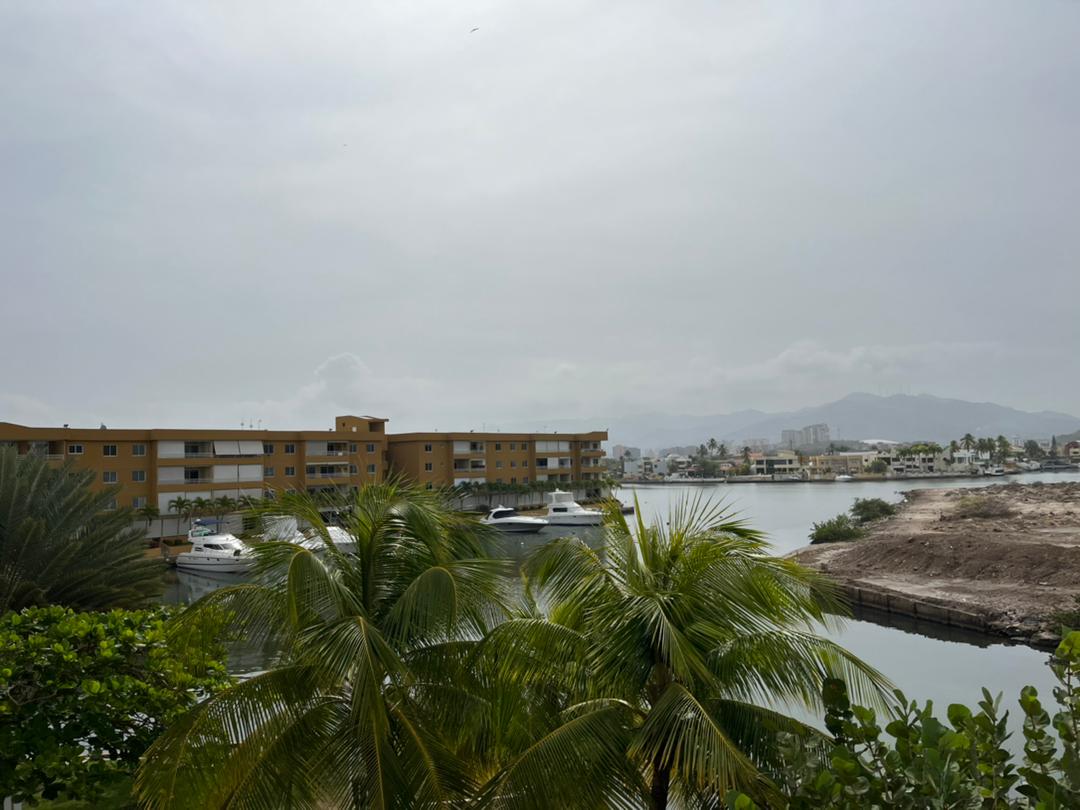 Like apartment in the Lecheria canals!
