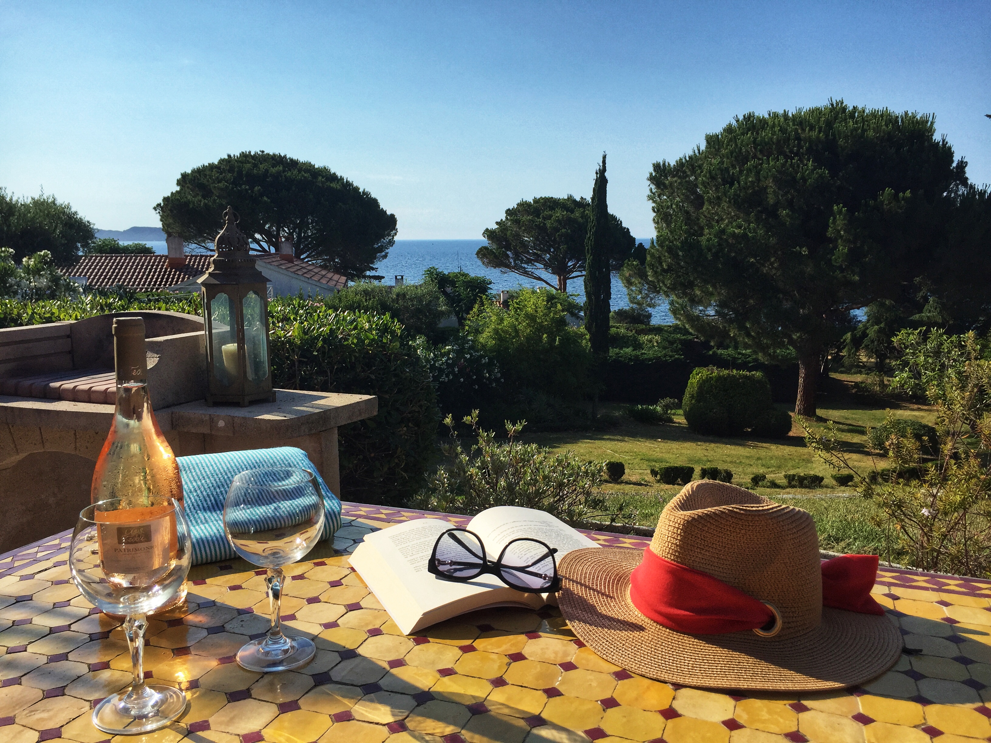 Apartment**A In 1 park of 4500m2 Sea access.