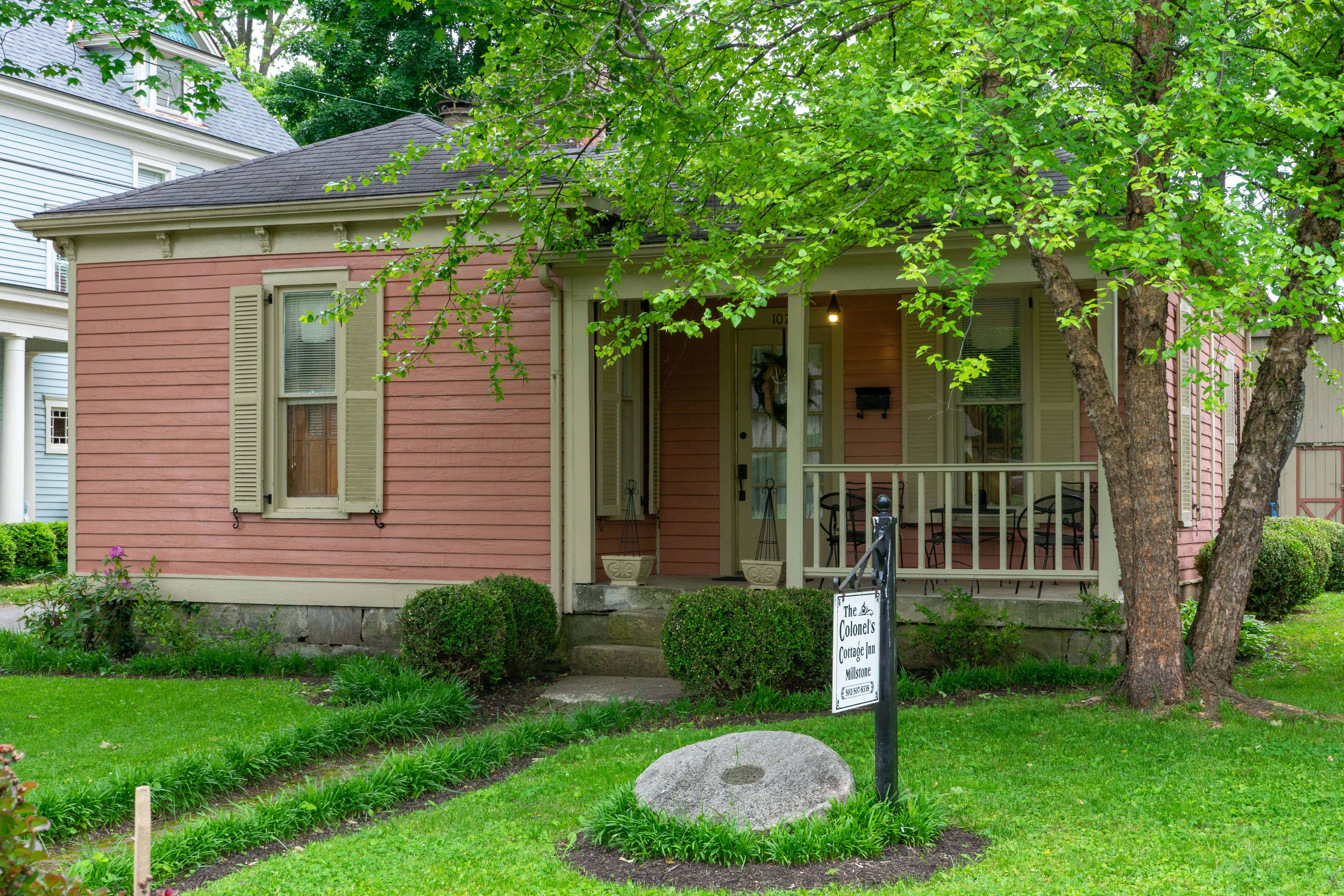 Millstone Cottage,  2 BR/Patio Downtown