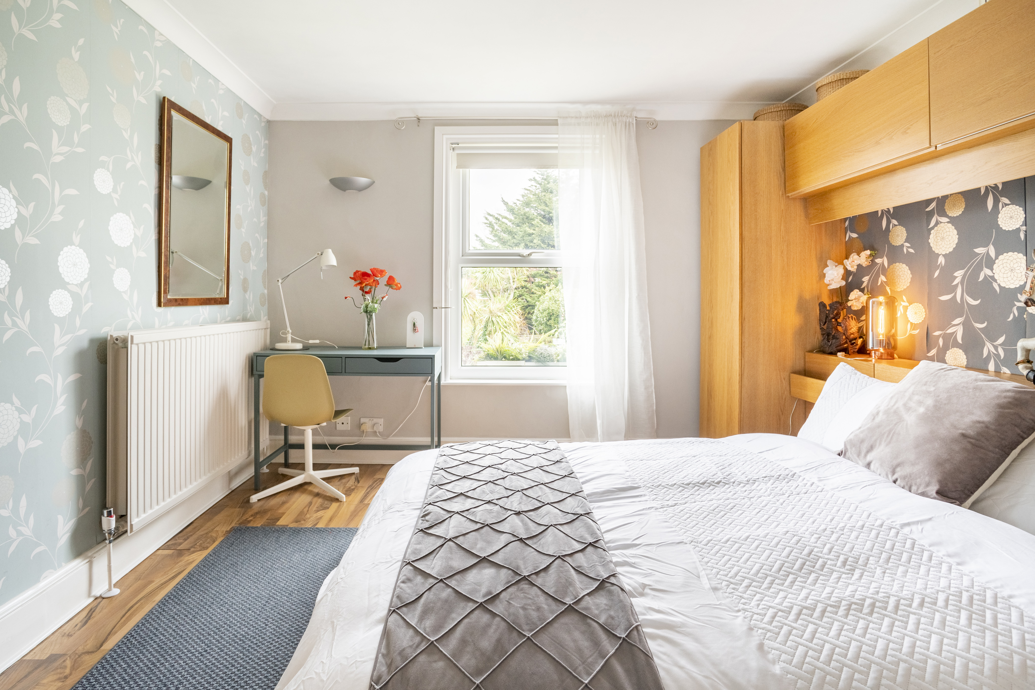 Stylish Garden Room/Central Line/incl. breakfast