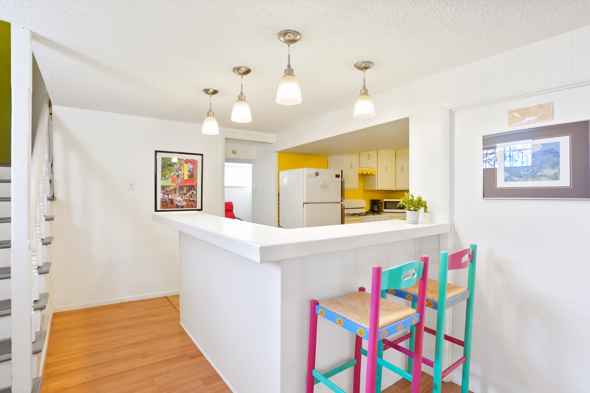 Private suite, walk to restaurants & dog friendly