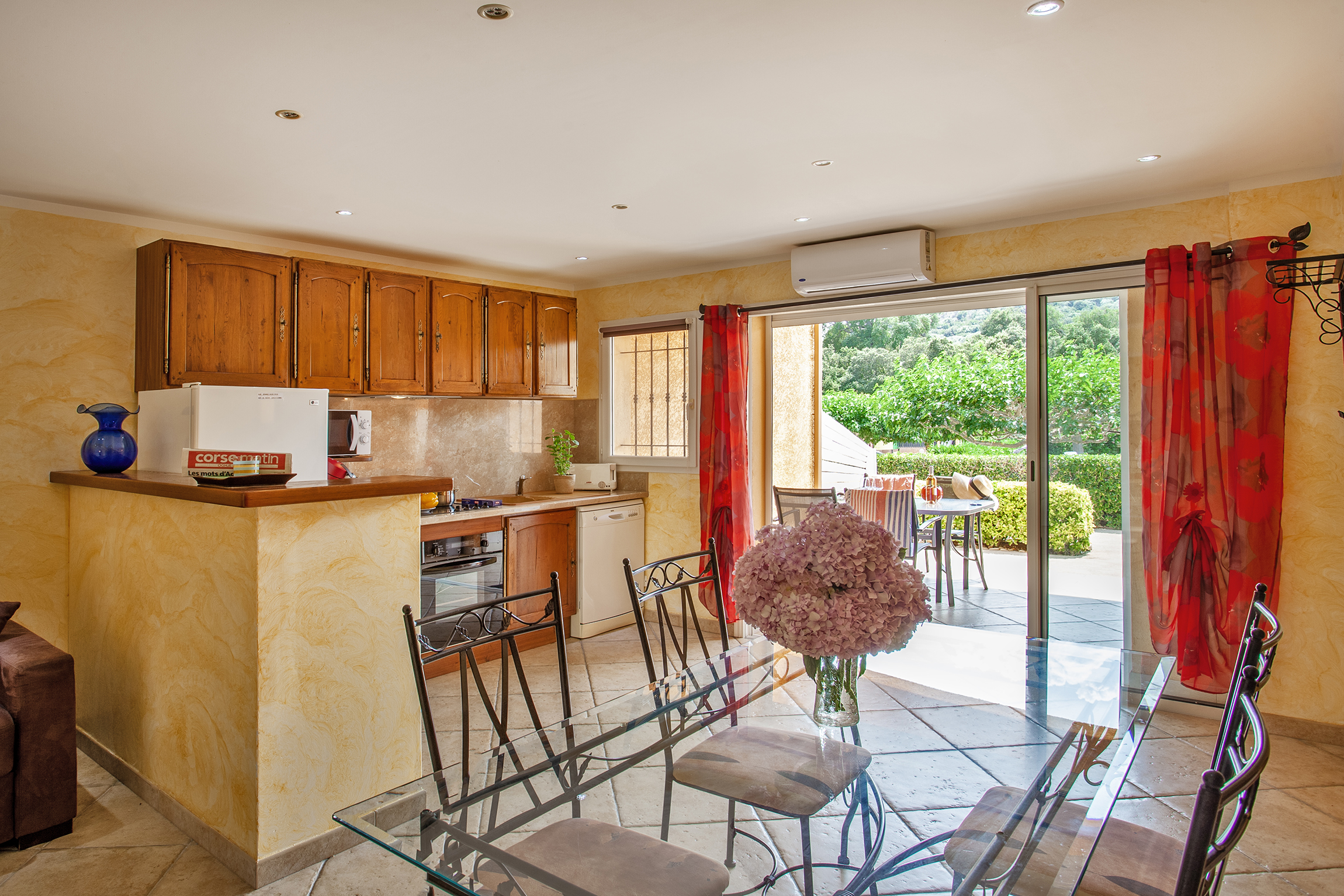 St Florent, Heated pool, 4 people
