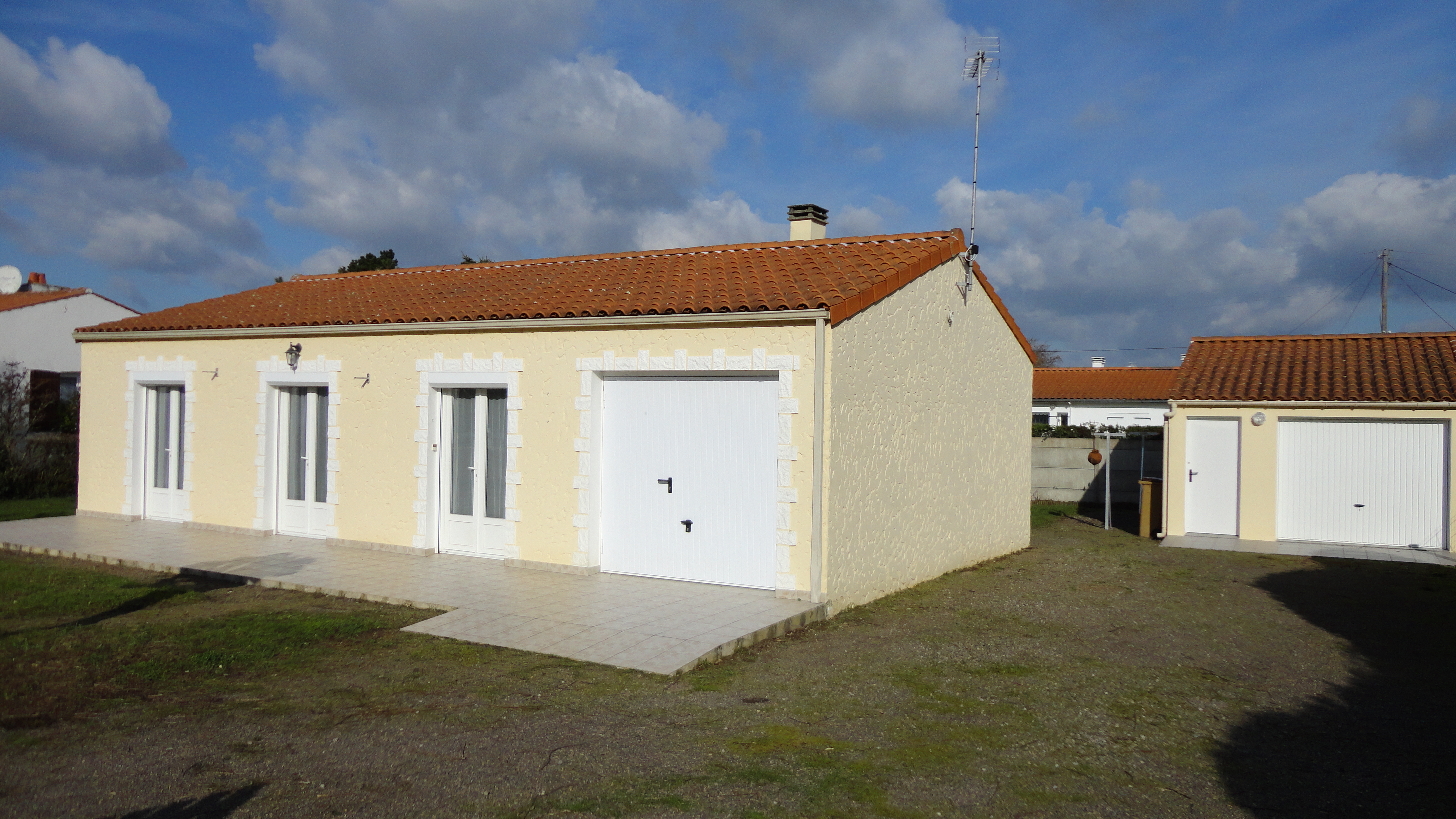 Holiday home, garden on the sea, 800m from the beaches