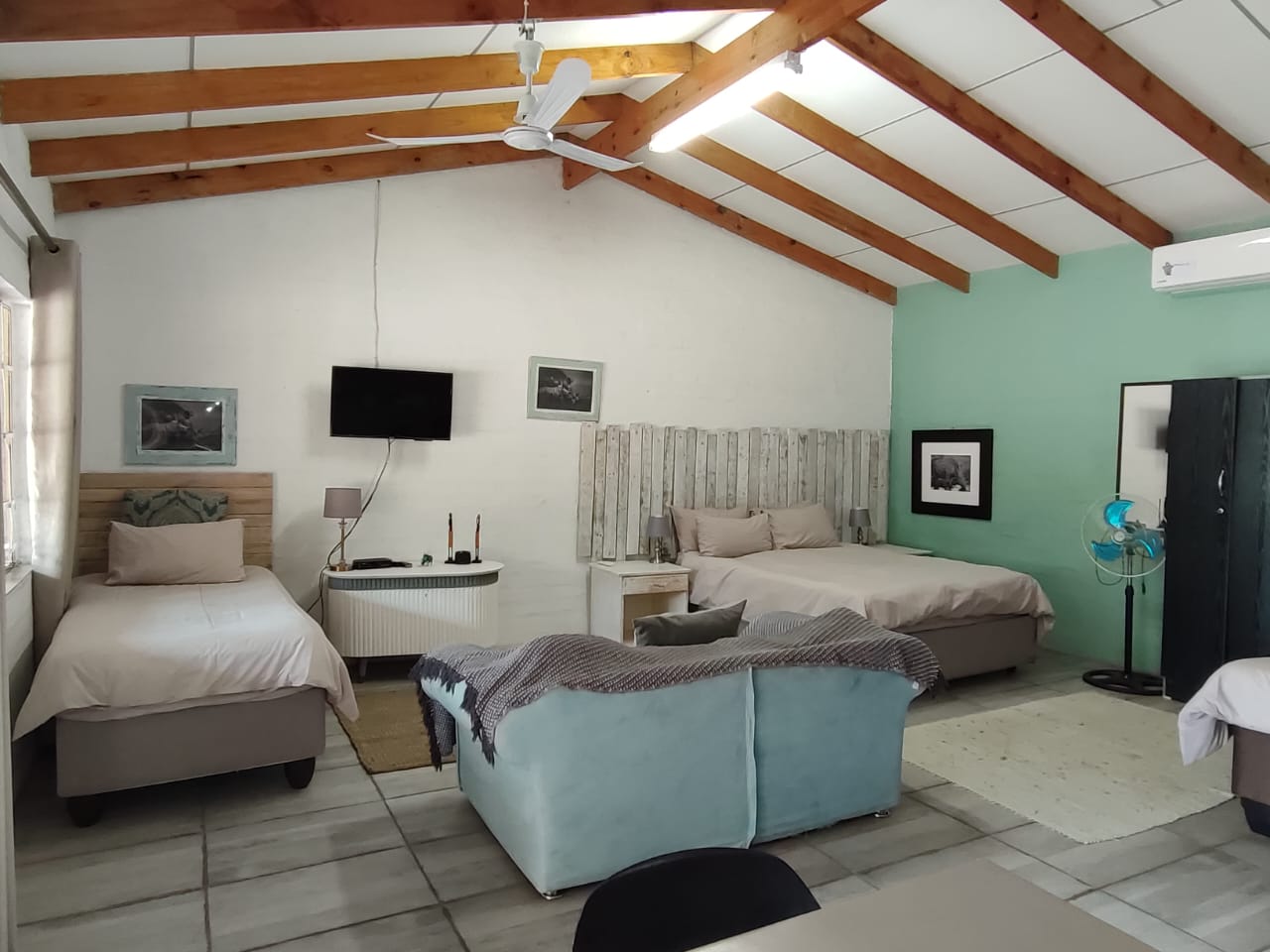 Numbi Hills Self-Catering Accommodation - Rhino