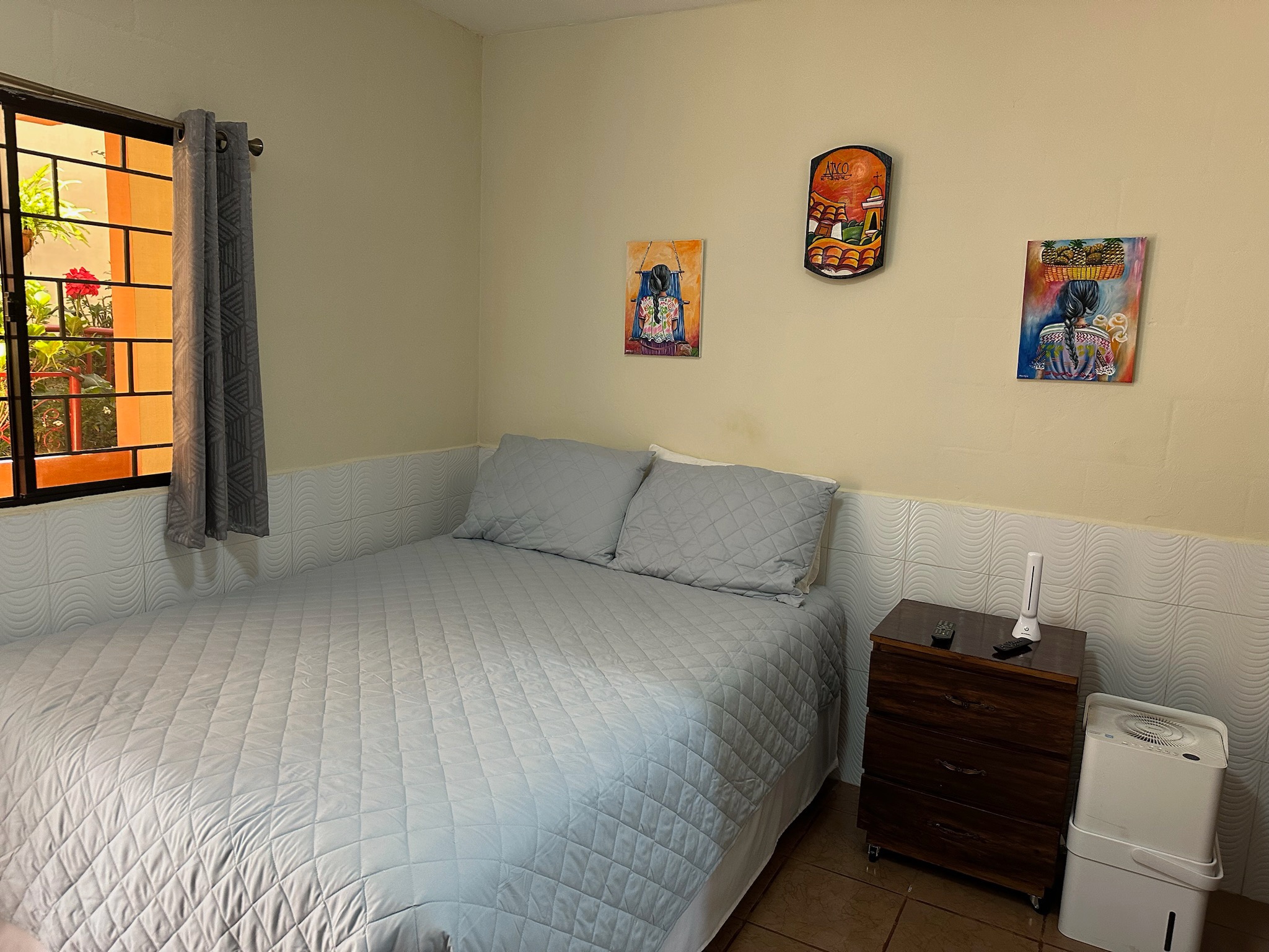 Mocha's Place Room 1