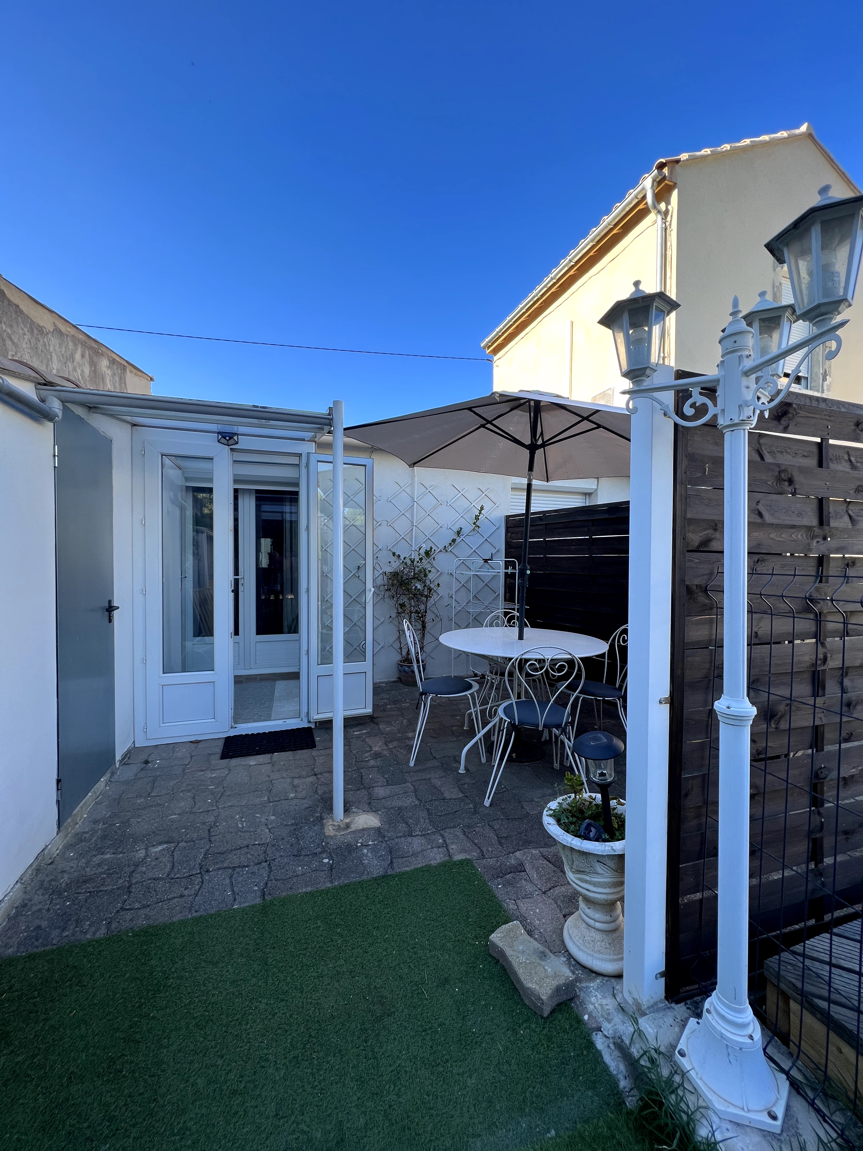 Lovely furnished studio with pool