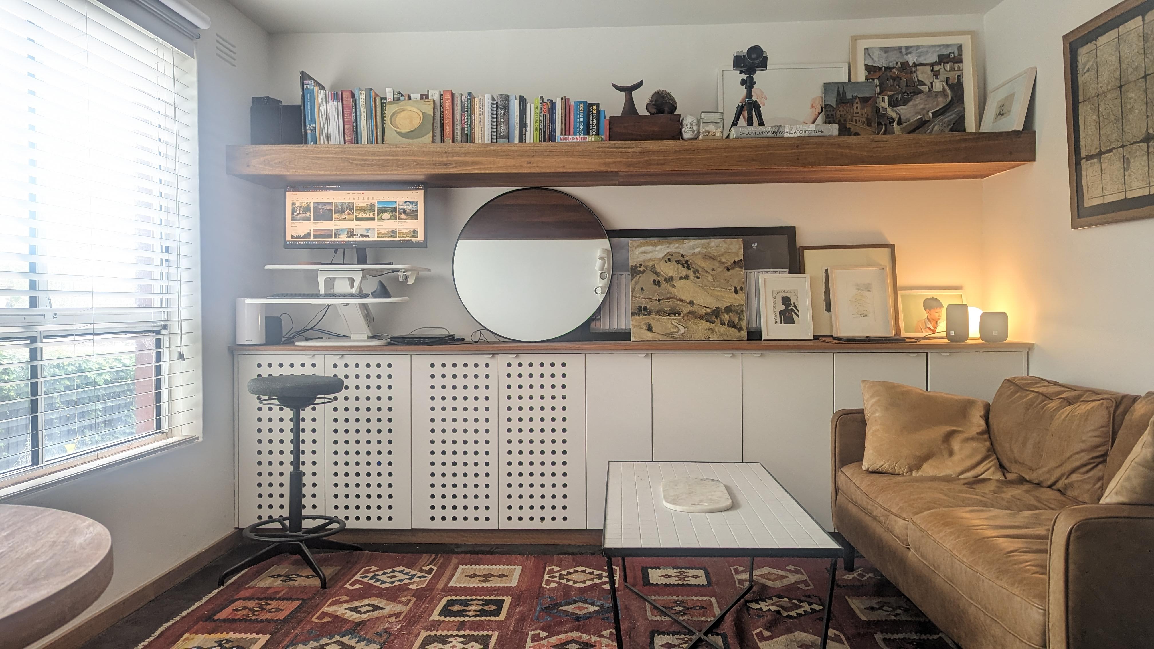 Architect's apartment in quiet Westgarth village
