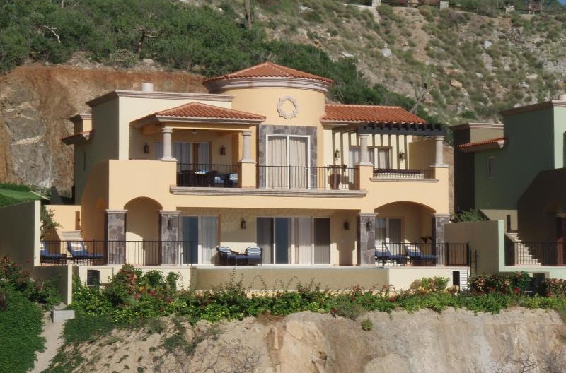 3BR MONTECRISTO VILLA Private Pool Sanitized Villas for Rent in