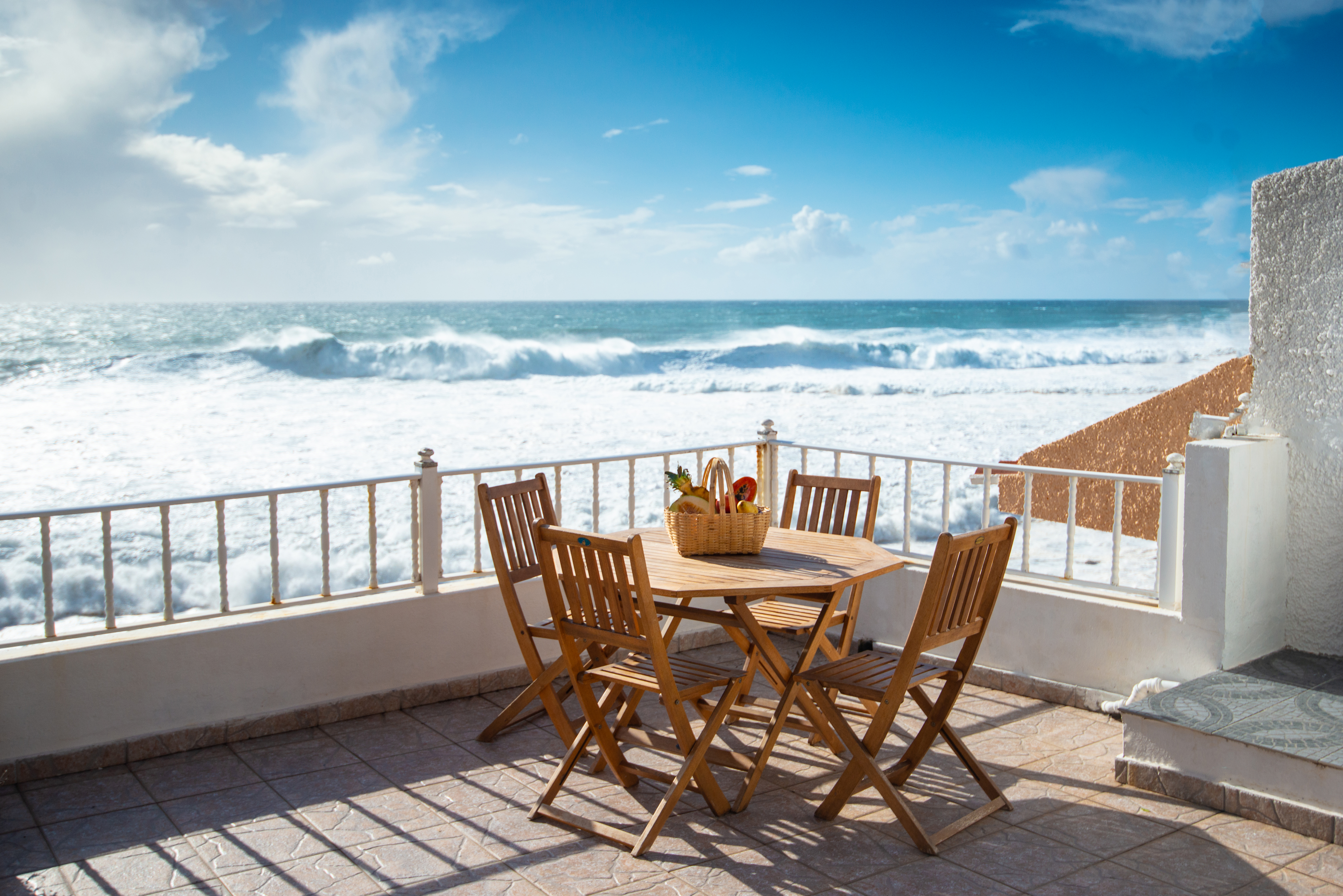 Casa do Cais - A  romantic ocean front apartment