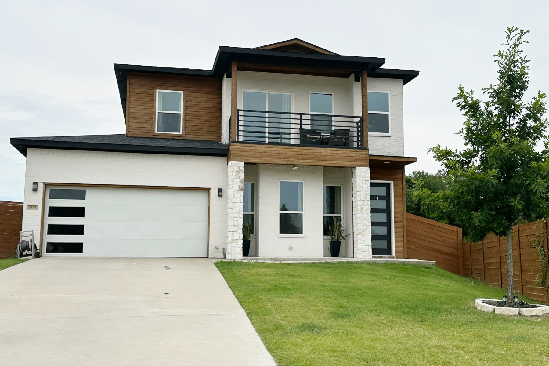 Modern-Contemporary Home in District 3, Dallas
