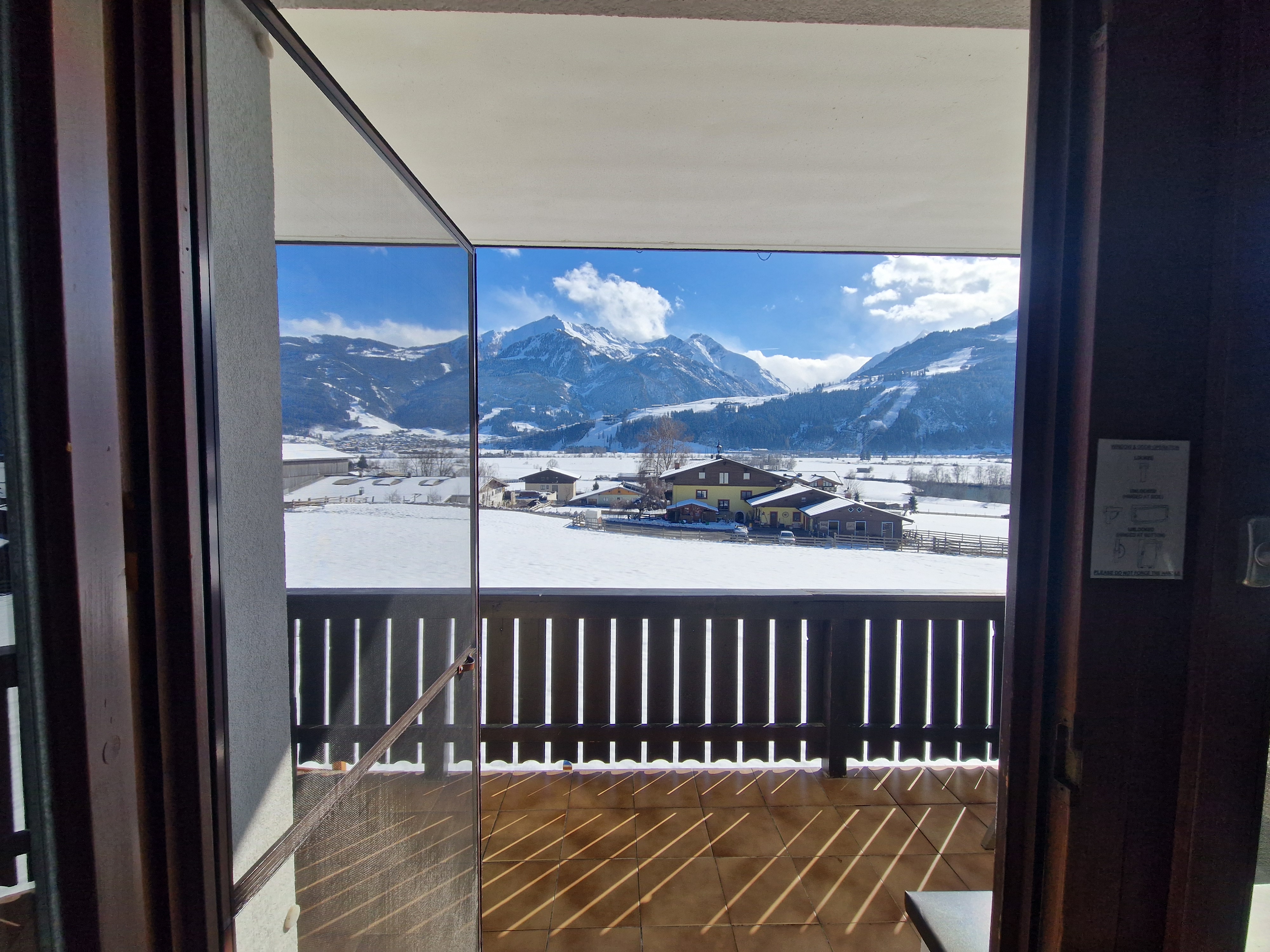 Mountain View home for 2-4 with great views
