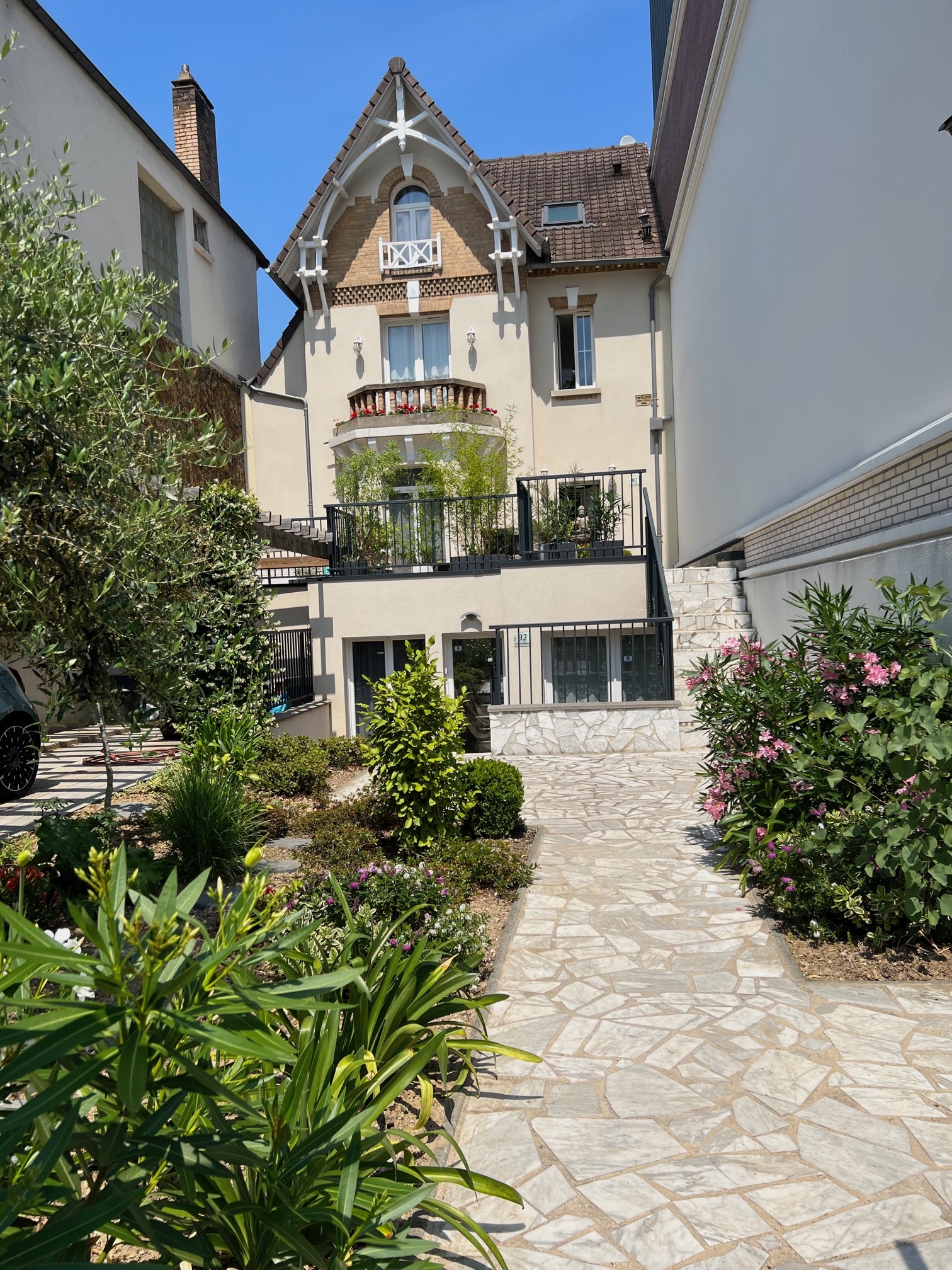 Luxurious 5p apartment 141 m2/lush 141m2 flat