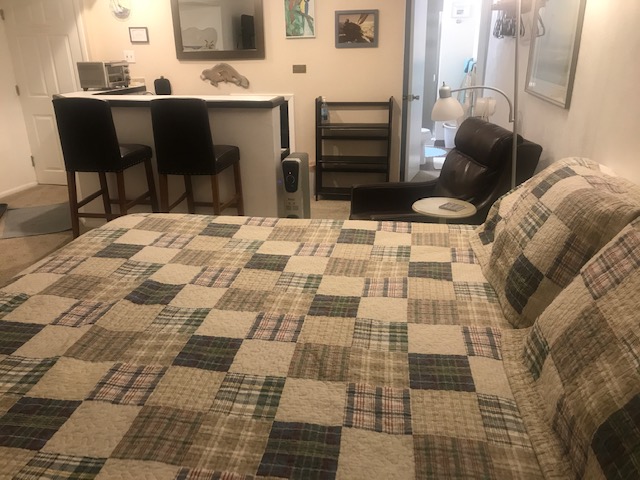 BASE CAMP TOO- Private Suite near City & Mountains
