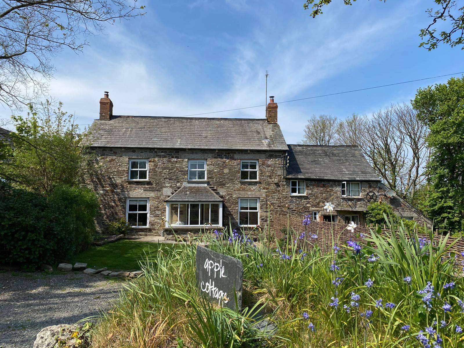 Apple Cottage, North Cornwall Coast, dogs Cottages for Rent