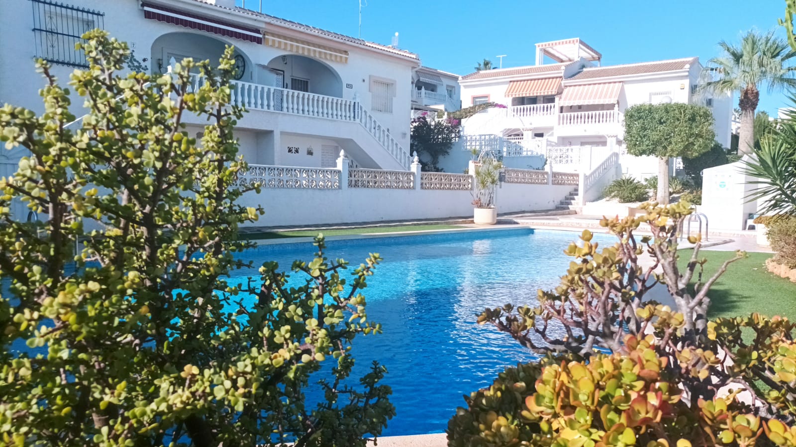 Villa Chicos all inclusive wifi, free cleaning.