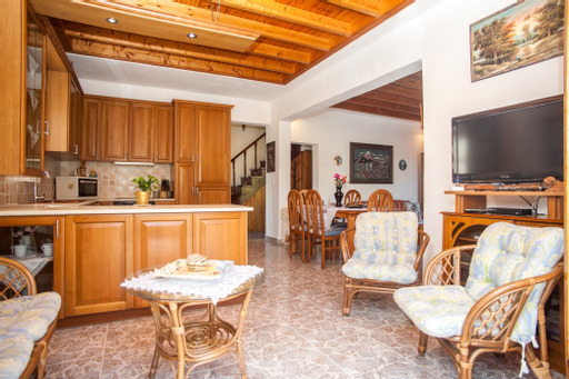 Fernanda's Traditional 2 floor house