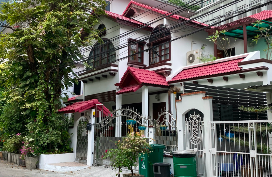 Luxury House City Centre - 250 sq meters. in Huai Khwang, Bangkok