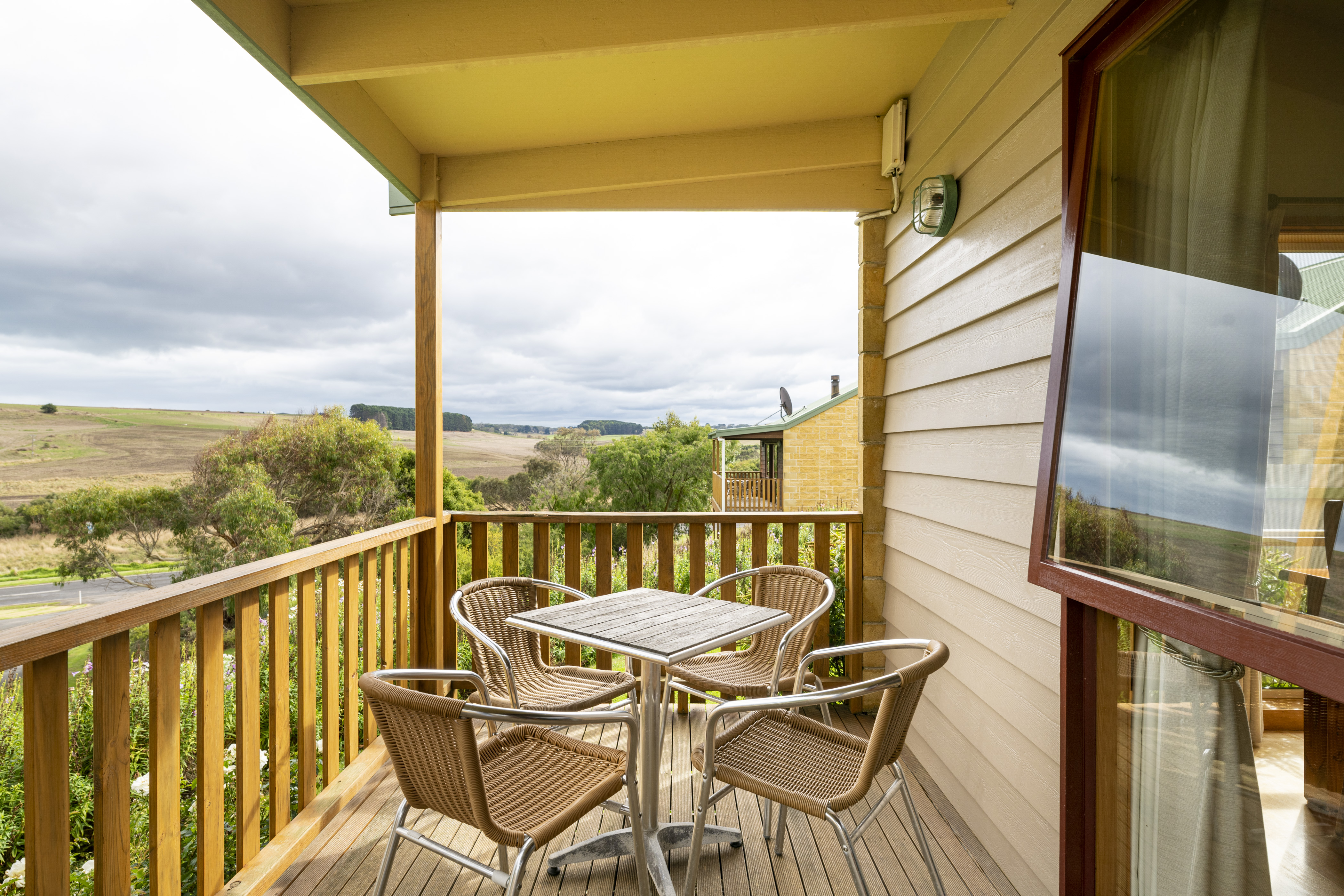 Daysy Hill Country Cottages - Two Bedroom Cottage Single Level