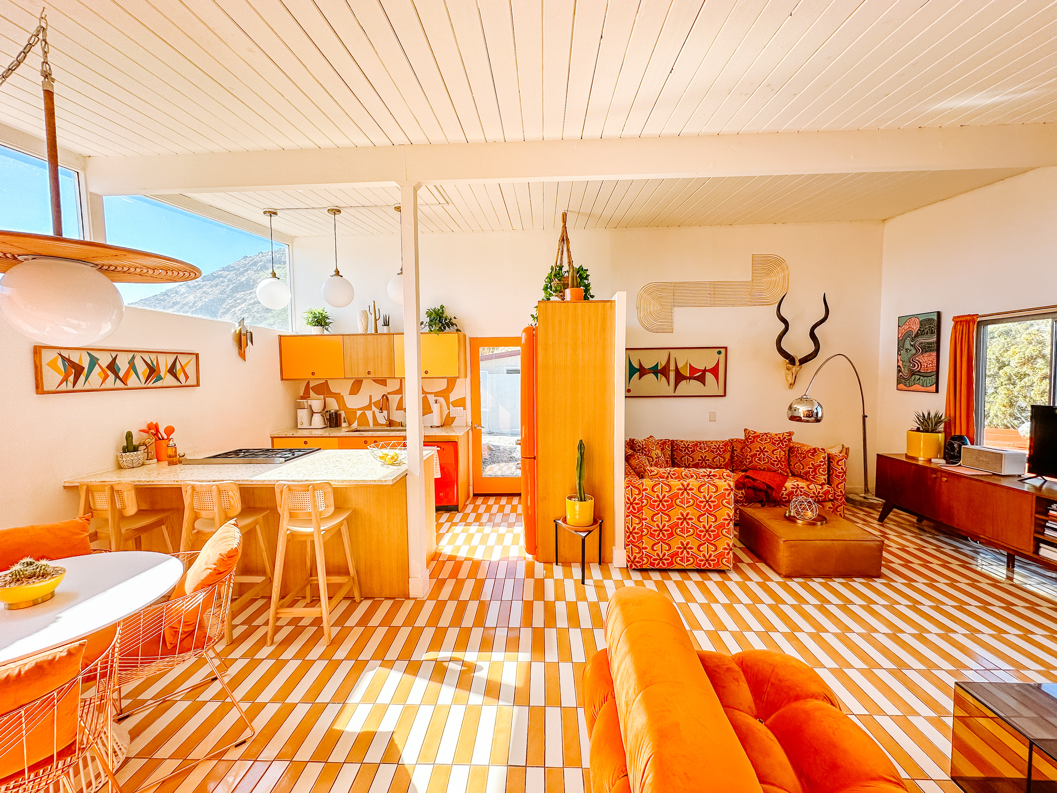 Dazey Desert House - A Colorful Design Dream - Houses for Rent in