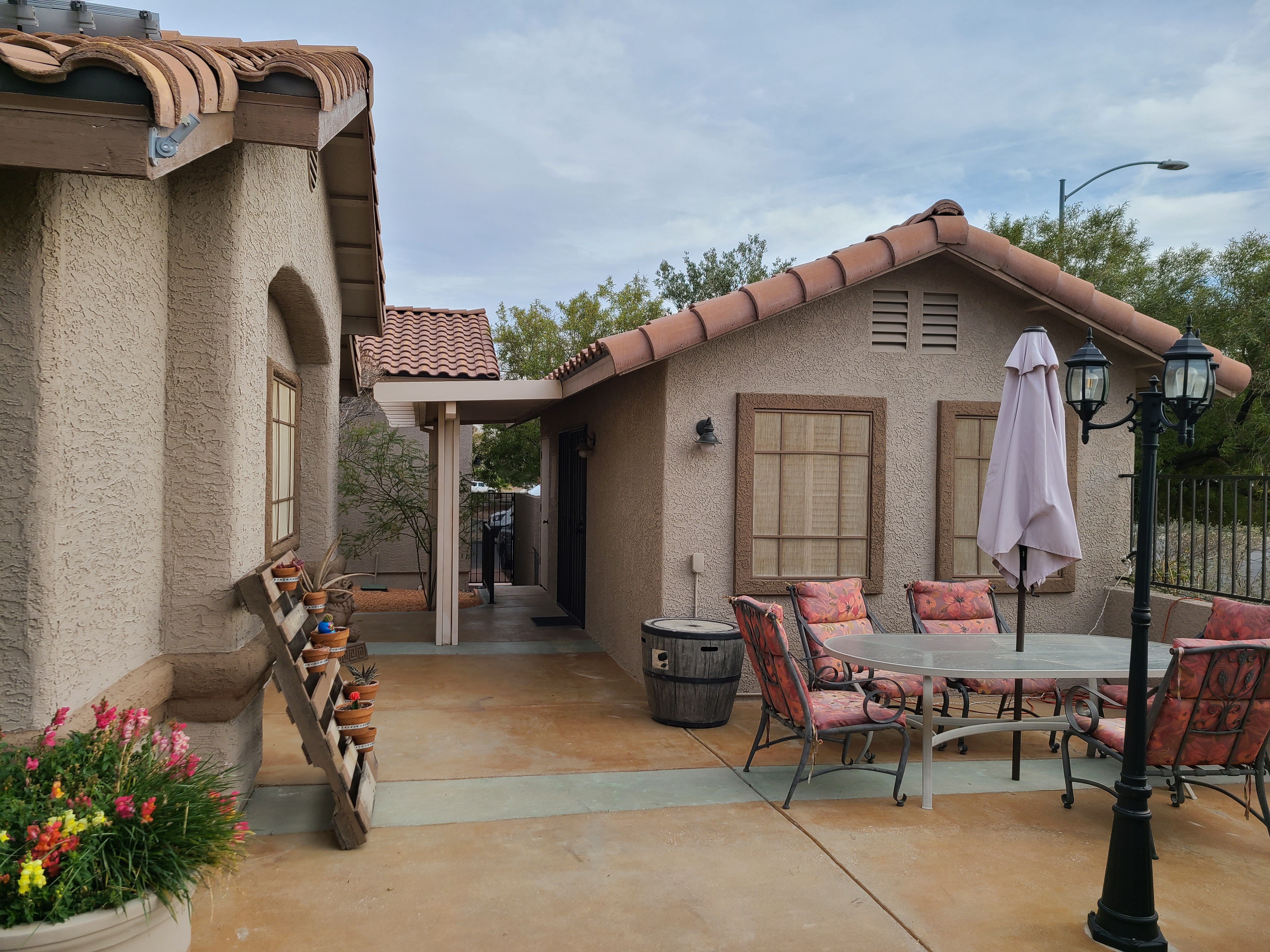 Casita in Centennial Hills in Unincorporated Areas, Clark County Nv