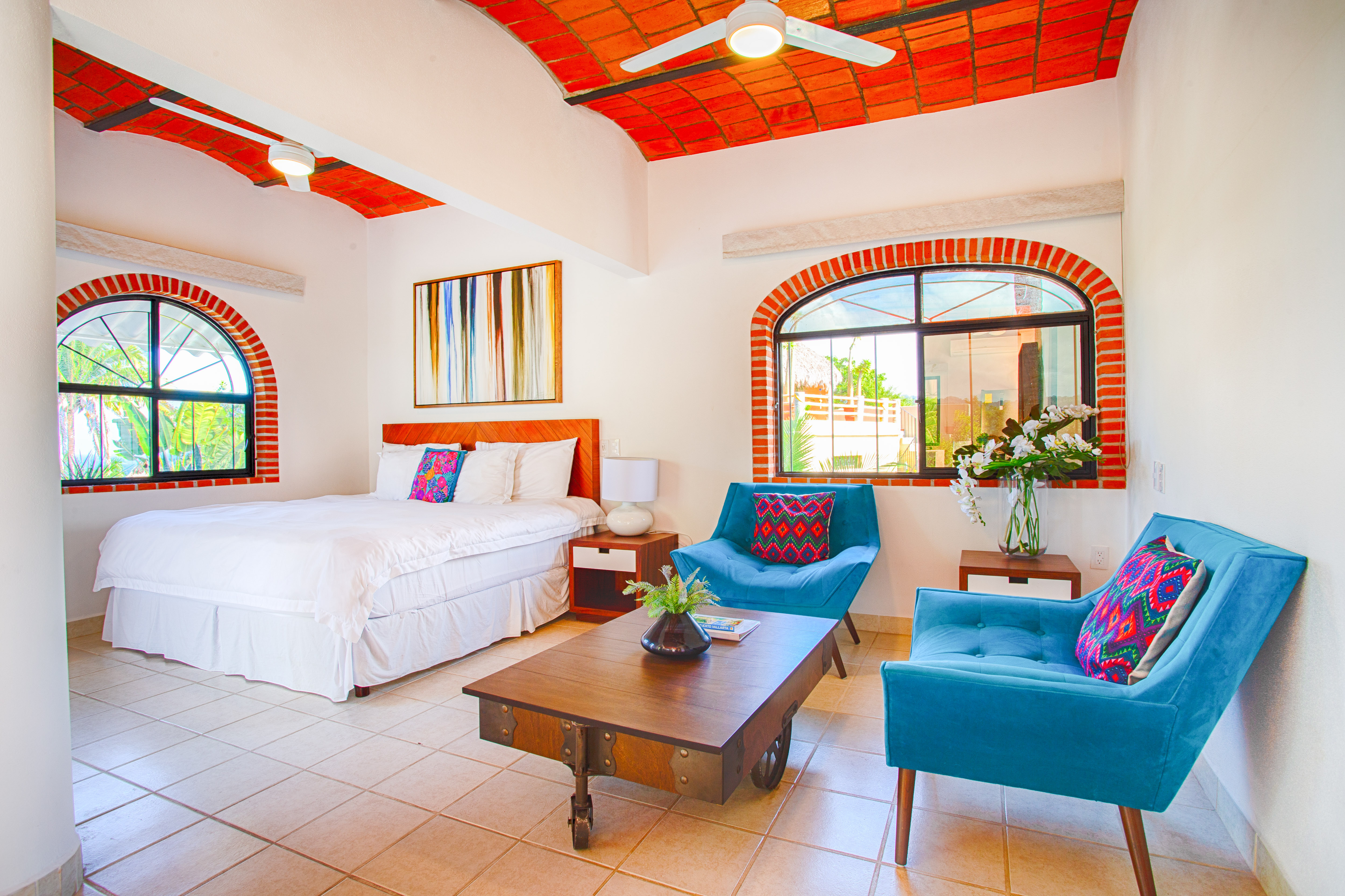 Ocean Views & Private Rooftop Deck Villa Isabella