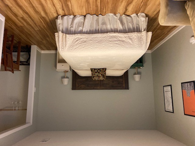 Private Bedroom(s)/Bath - walking distance to VT