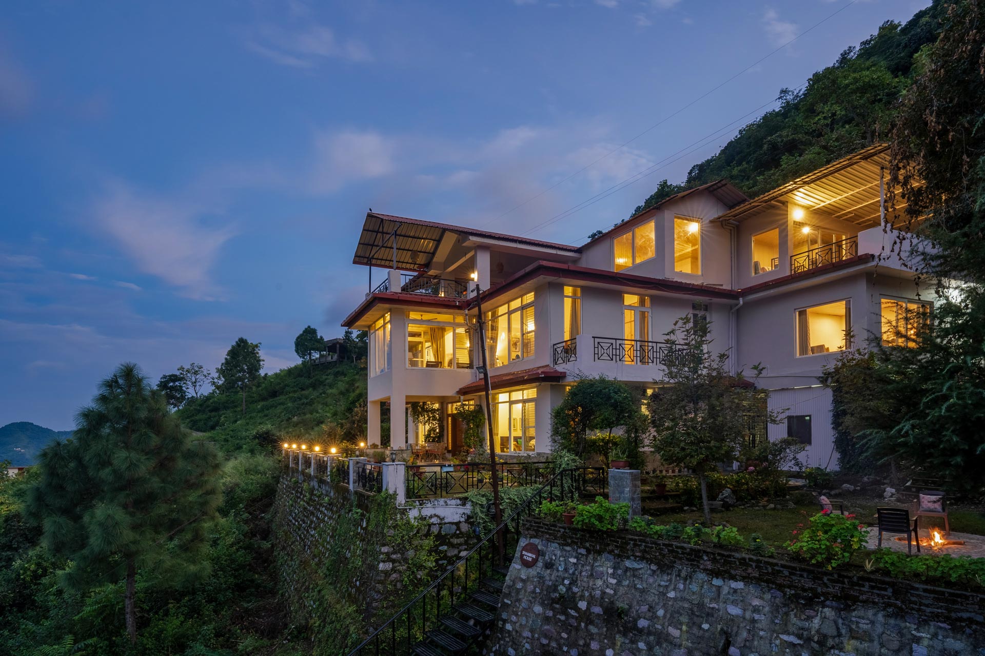 Shambhal Luxury Villa, Lake View