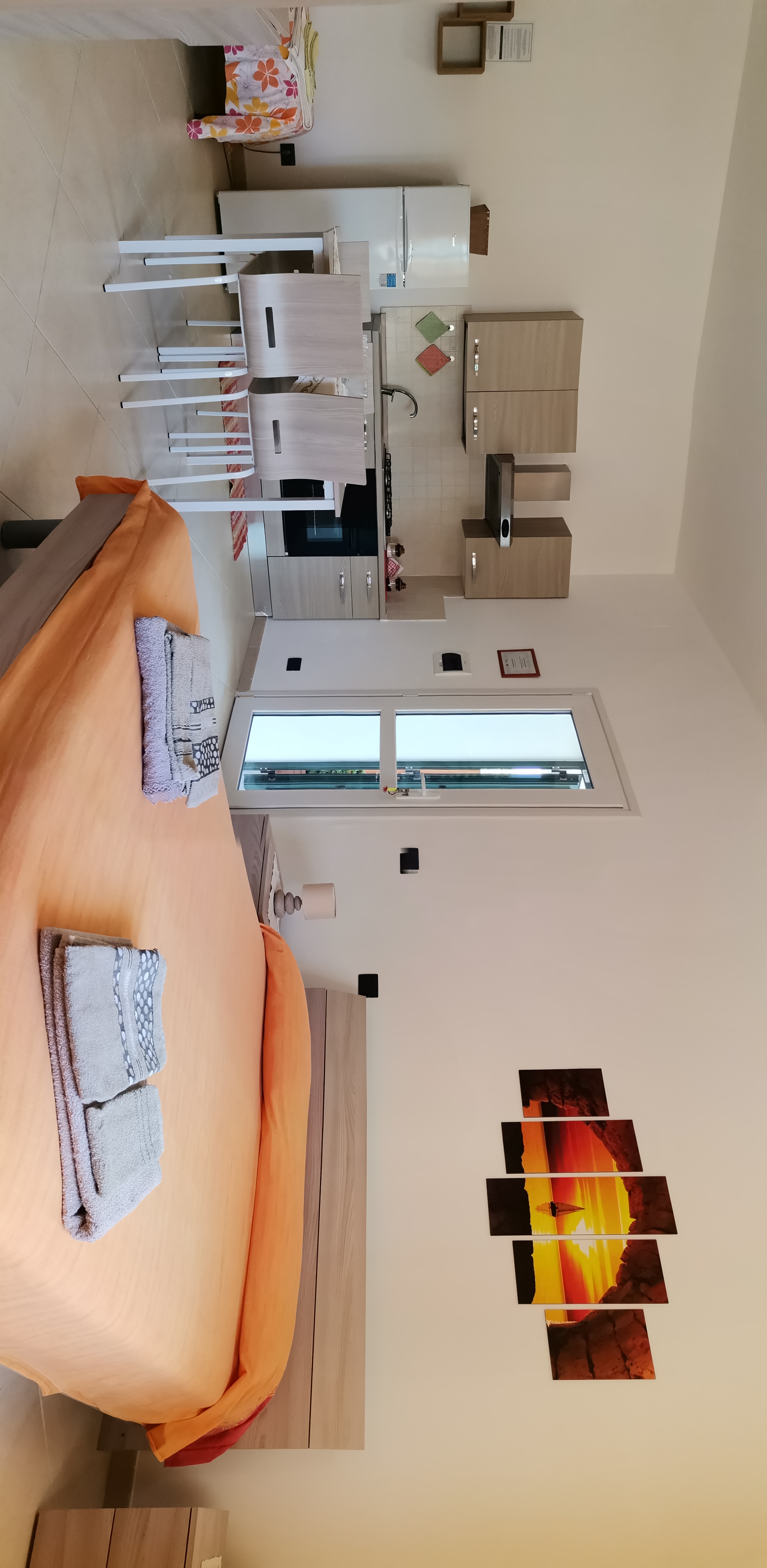 SUNNY apartment - Sleeps 3 with veranda OTRANTO