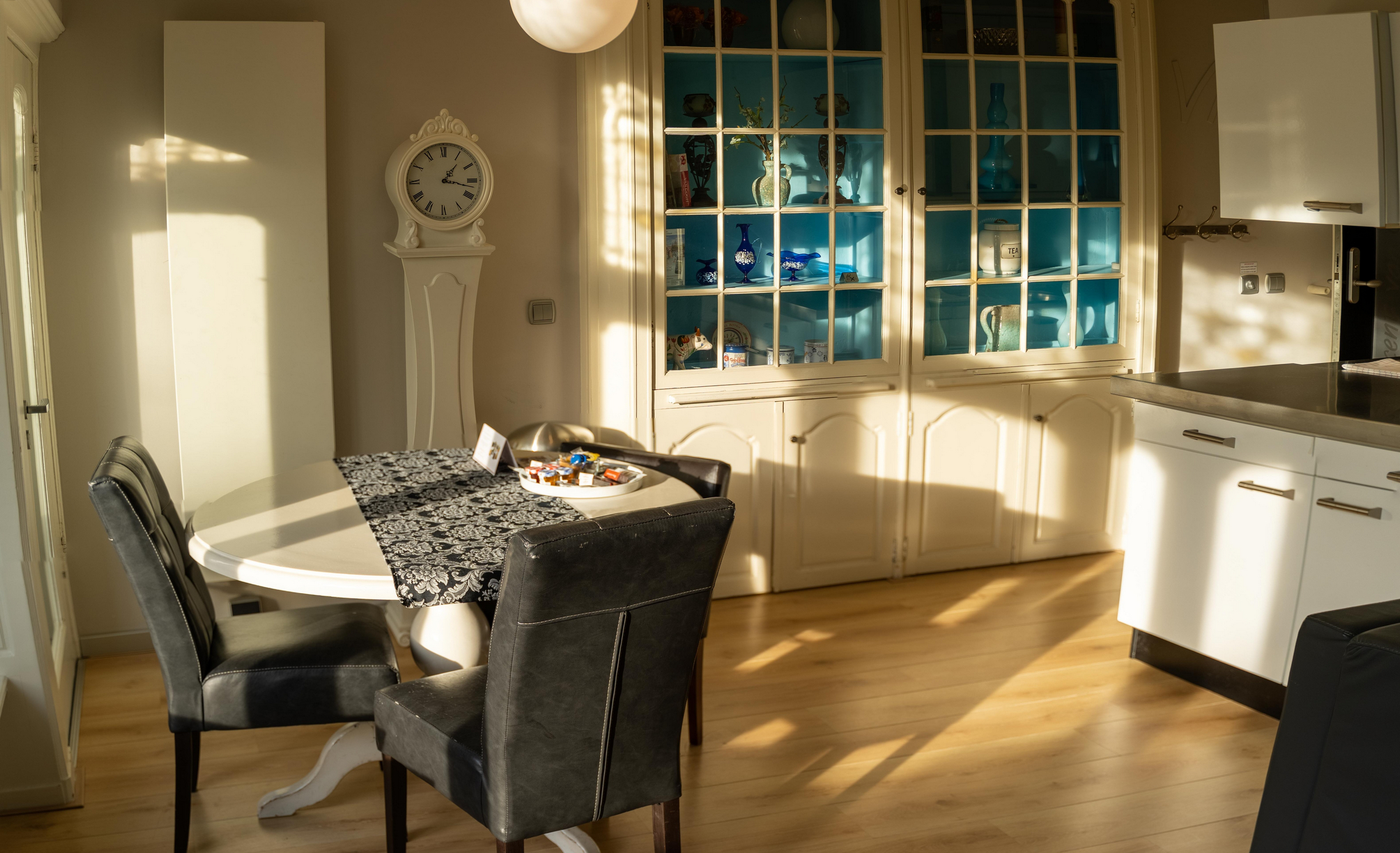 Vincent van Gogh apartment garden view + access — Amsterdam stay