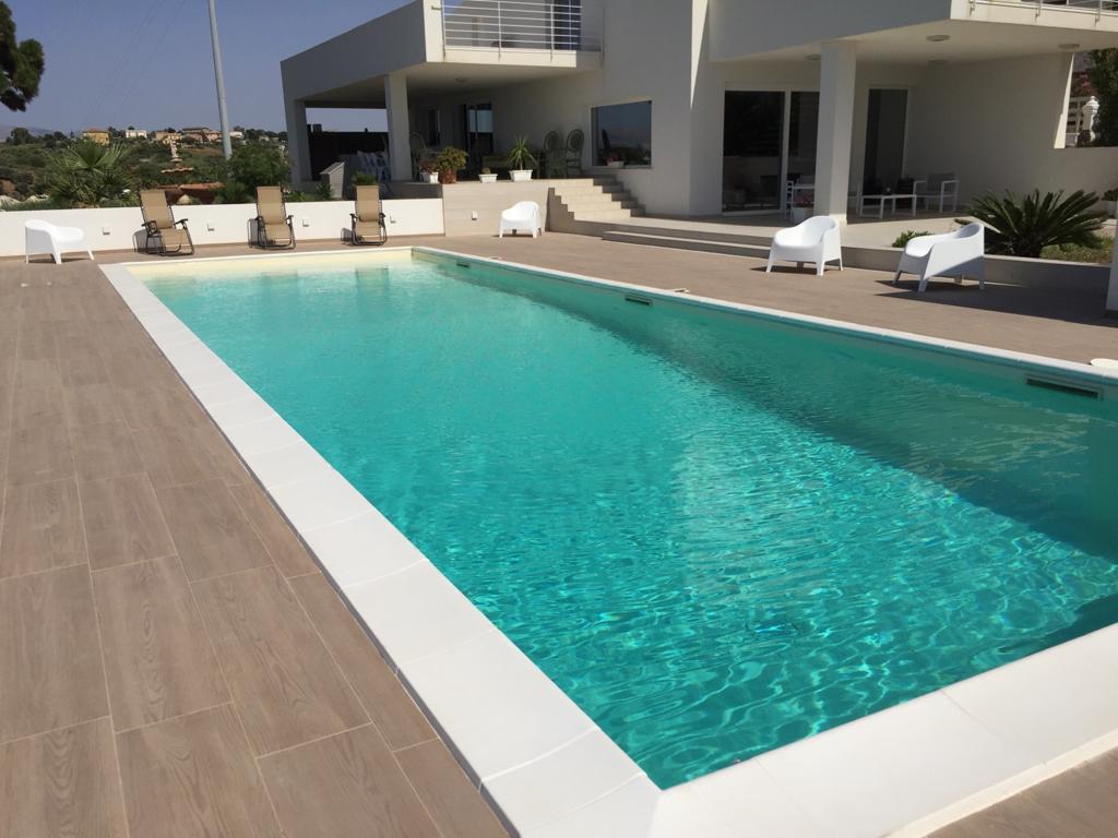 Flo Villa
