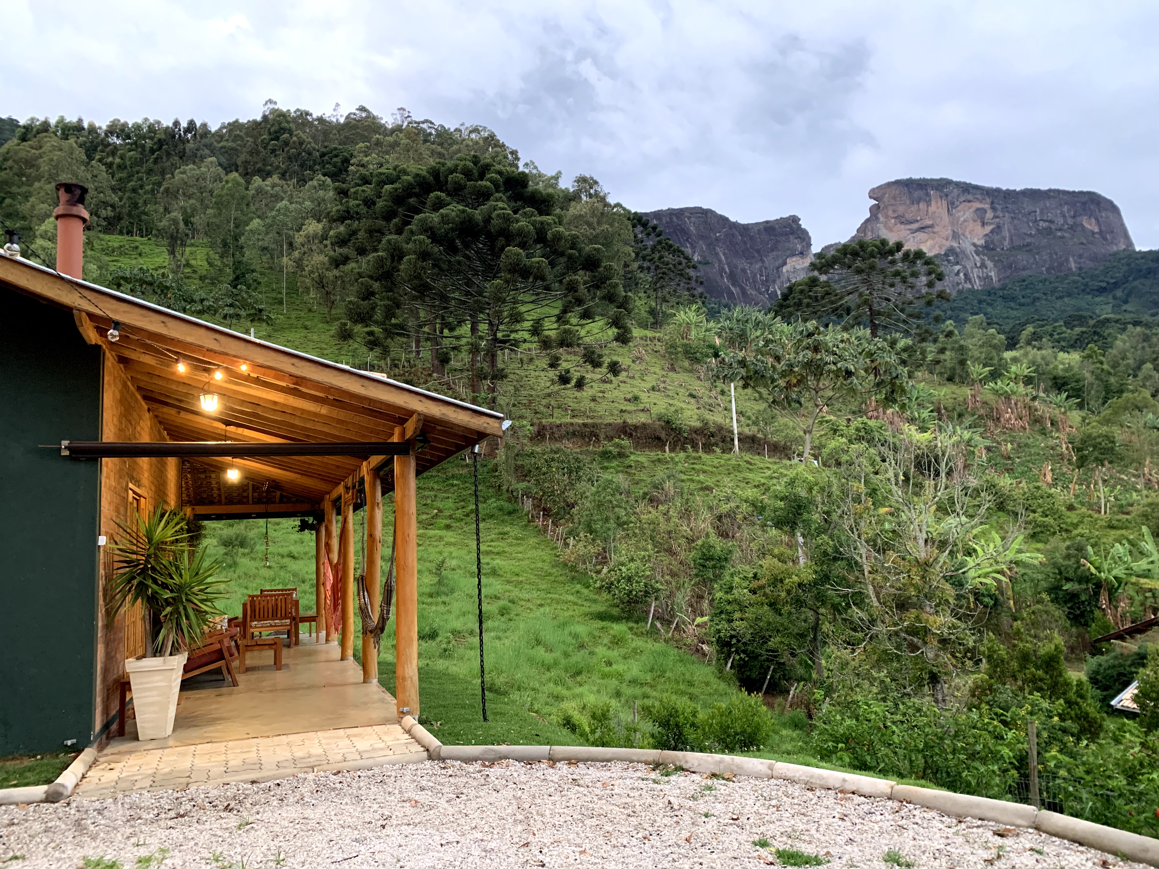 Casa Araticum – stunning view to Pedra do Baú