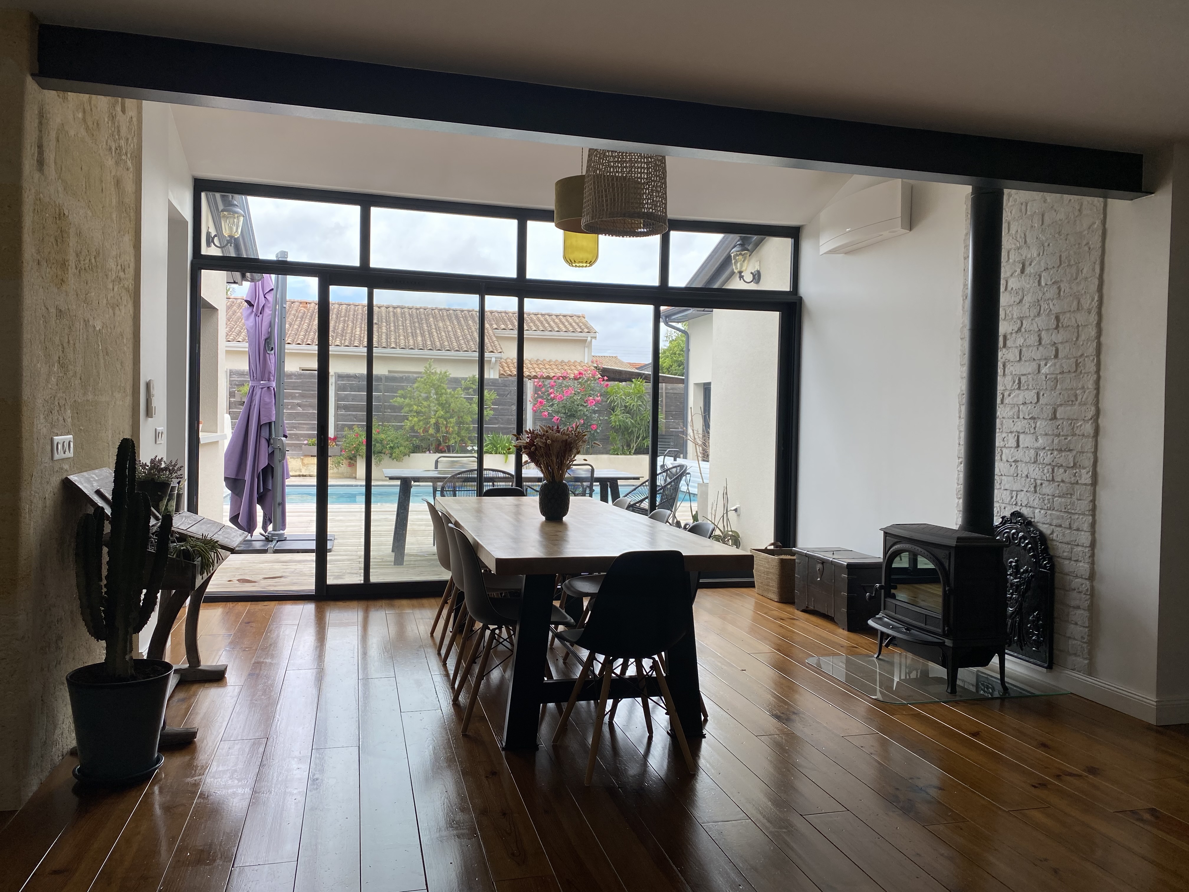 Large Bordeaux shop heated swimming pool