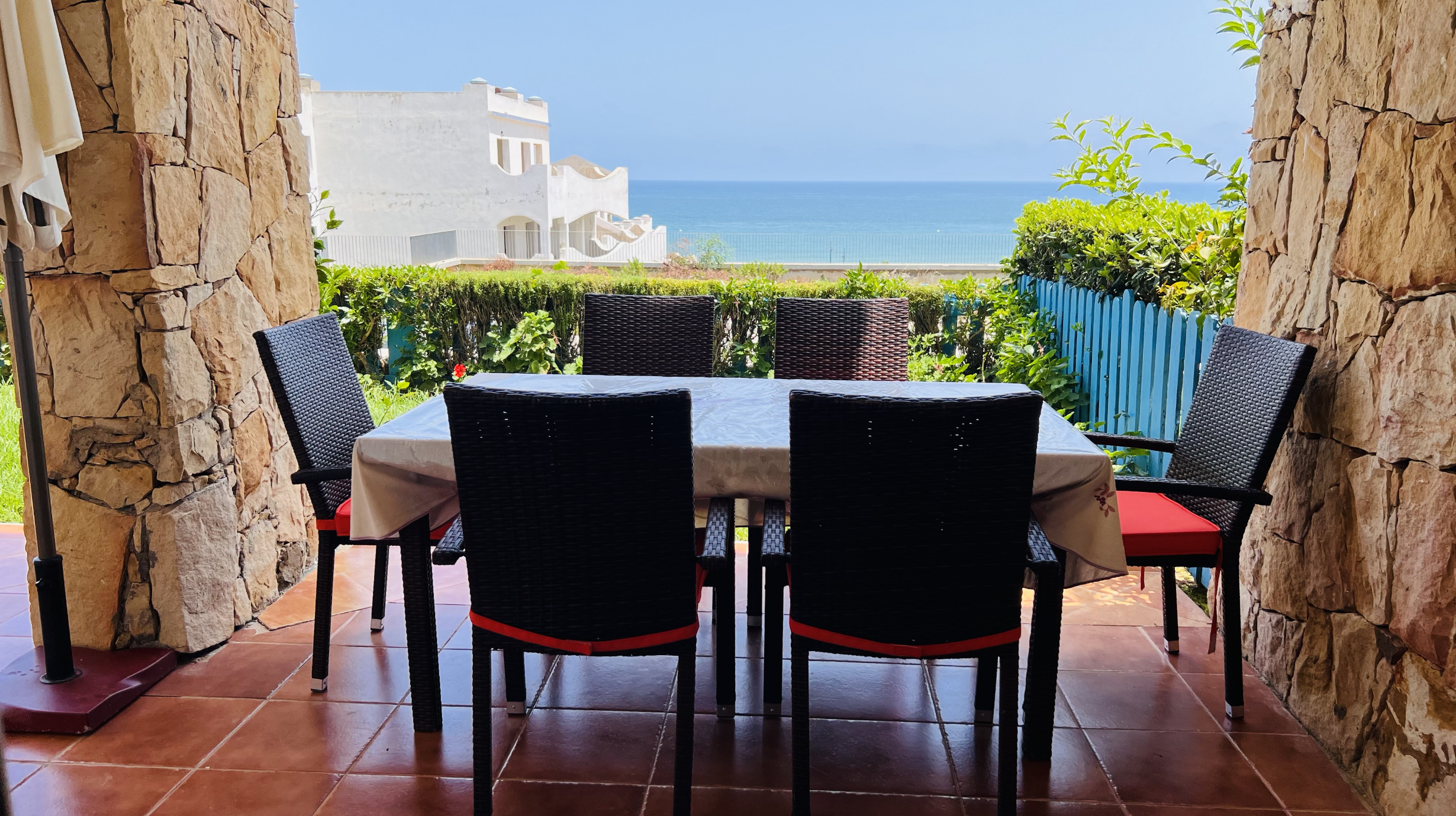 Ground floor sea view 5 min walk from the beach