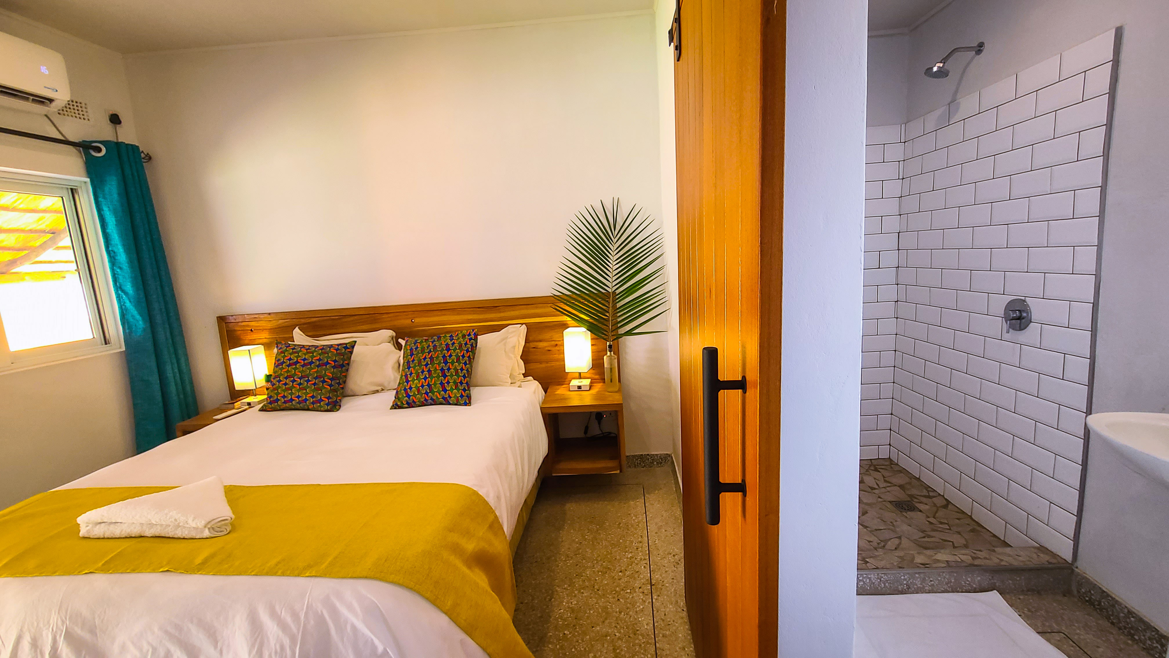 Jollyboys Backpackers - en suite aircon double