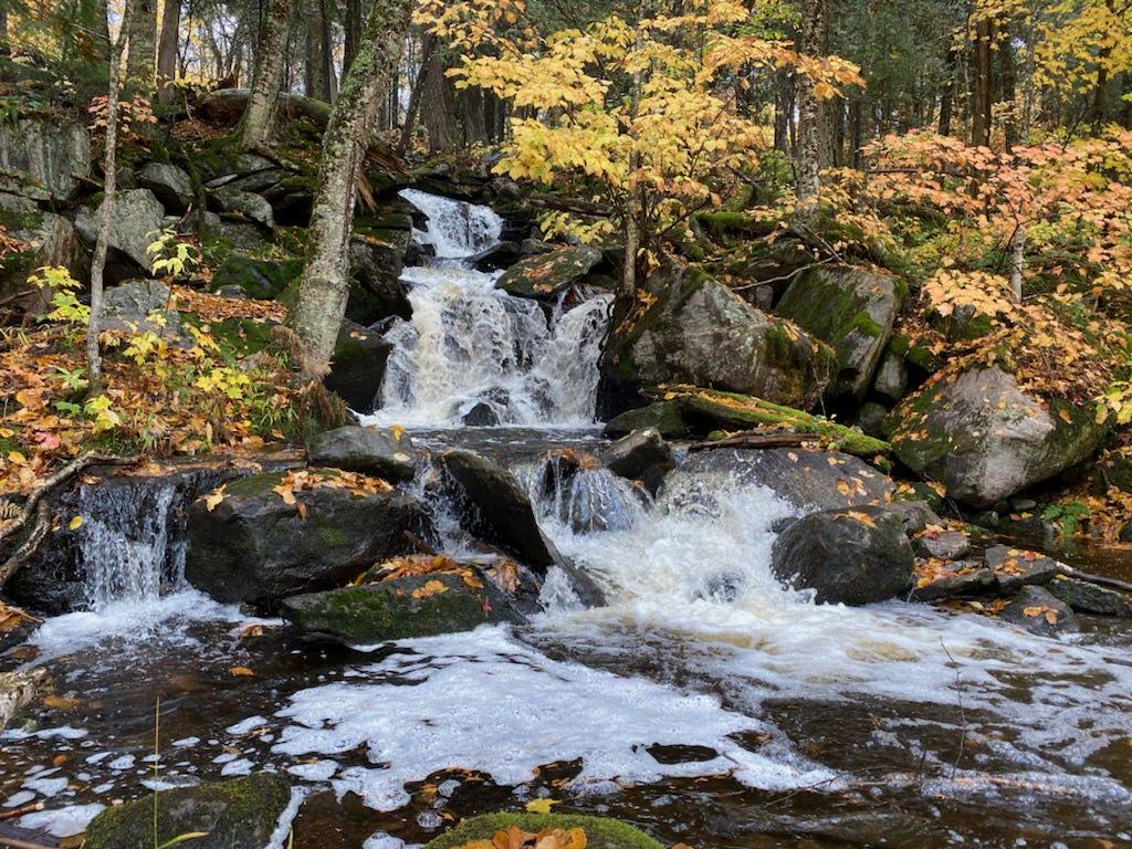 LE BOULEAU 77 Chemin des Lacs Chalets à louer à ChuteSaintPhilippe, Québec, Canada