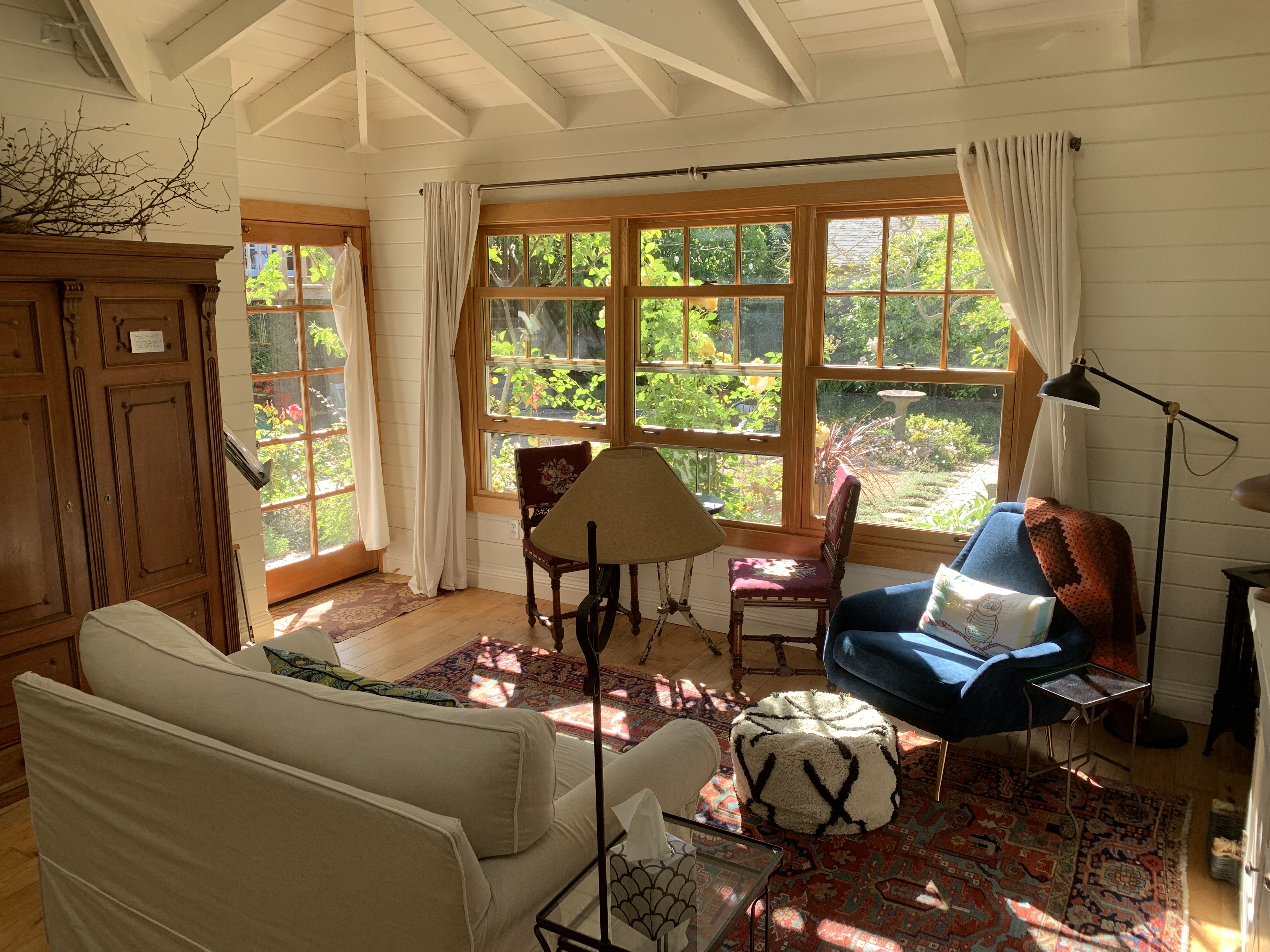 Sun-drenched art-filled garden cottage in Dimond in Upper Dimond, Oakland