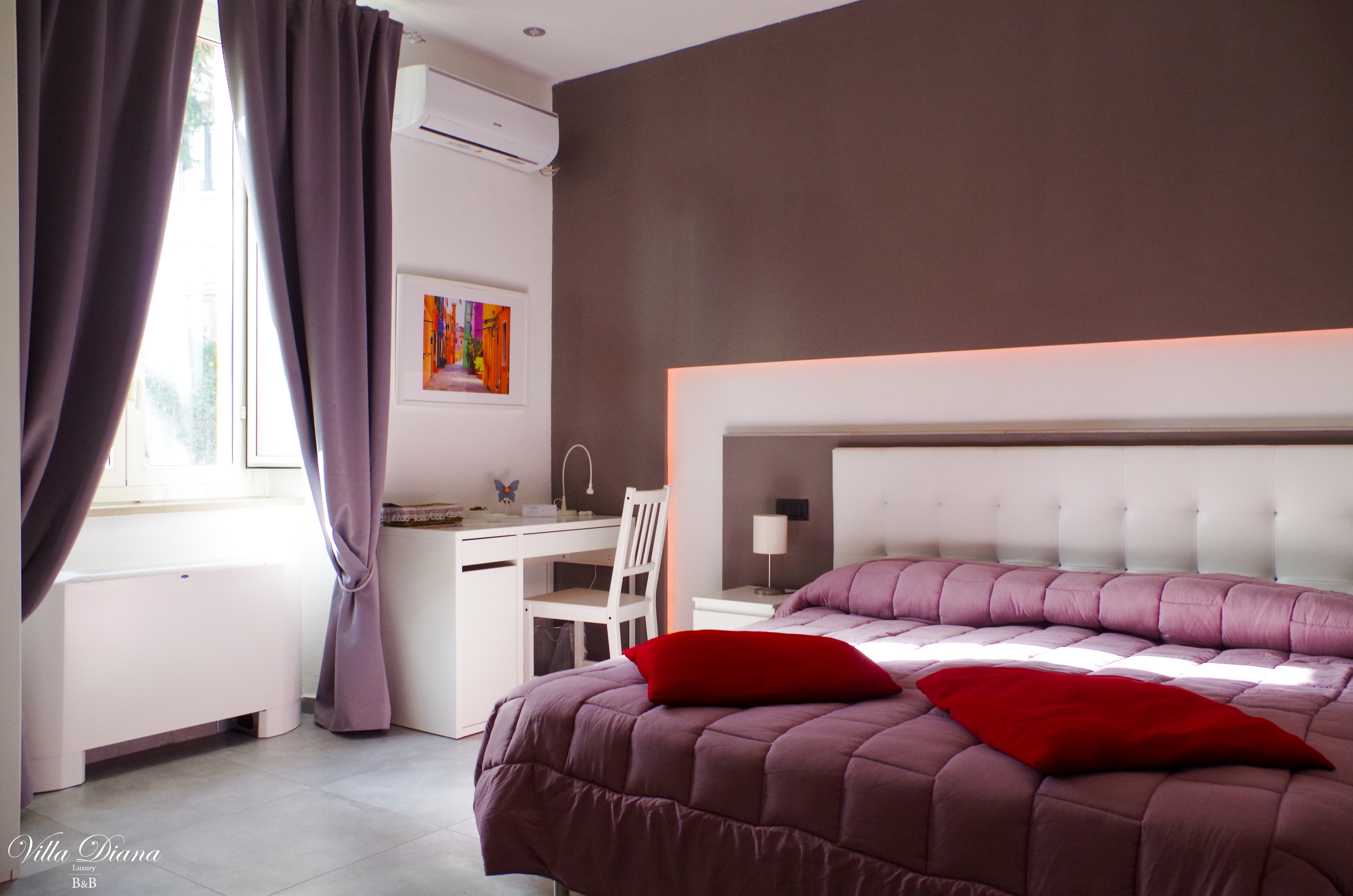 Villa Diana (Grey Room)