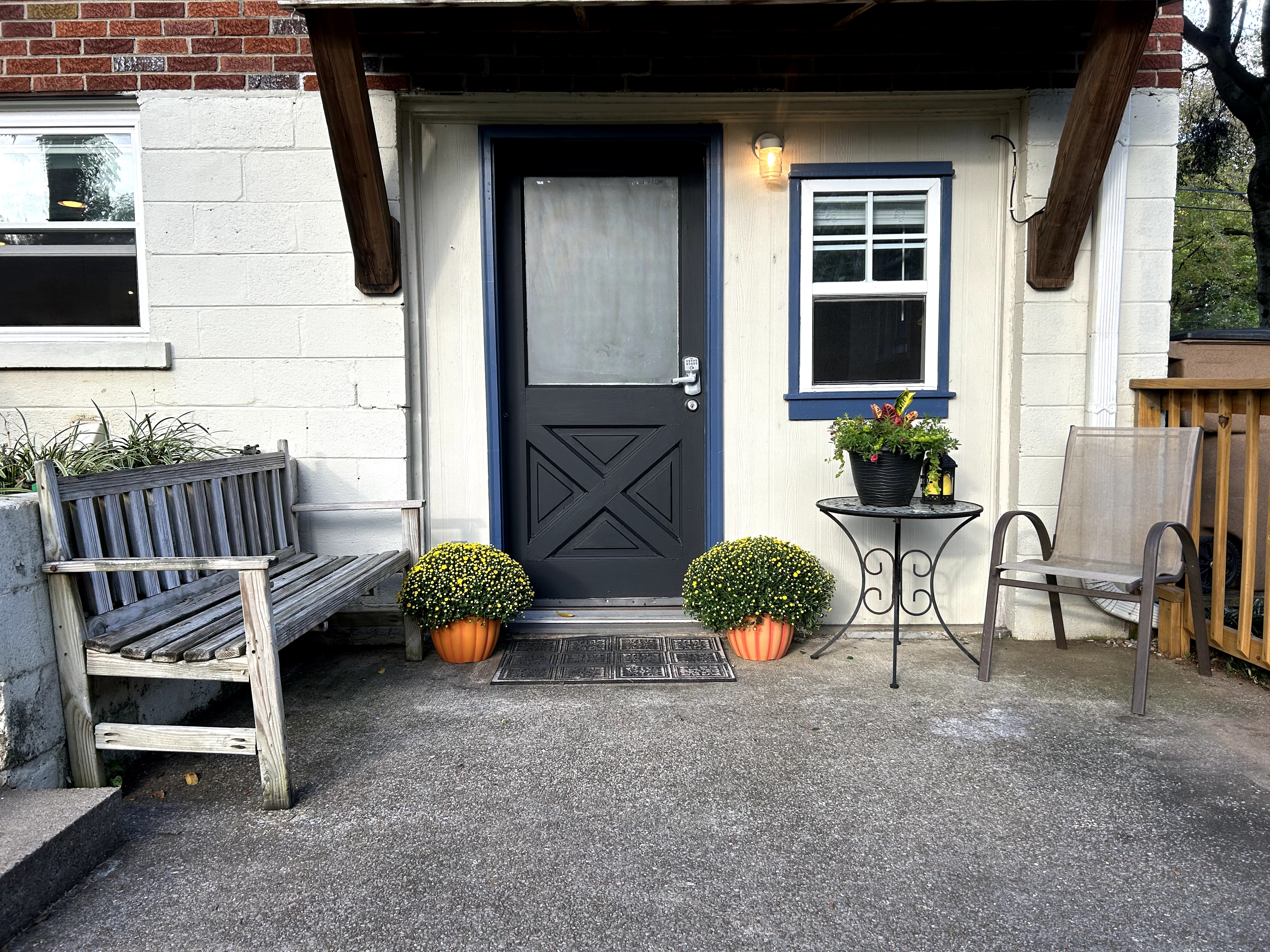 East Nashville, 2 Bedroom Bungalow in District 7, Nashville