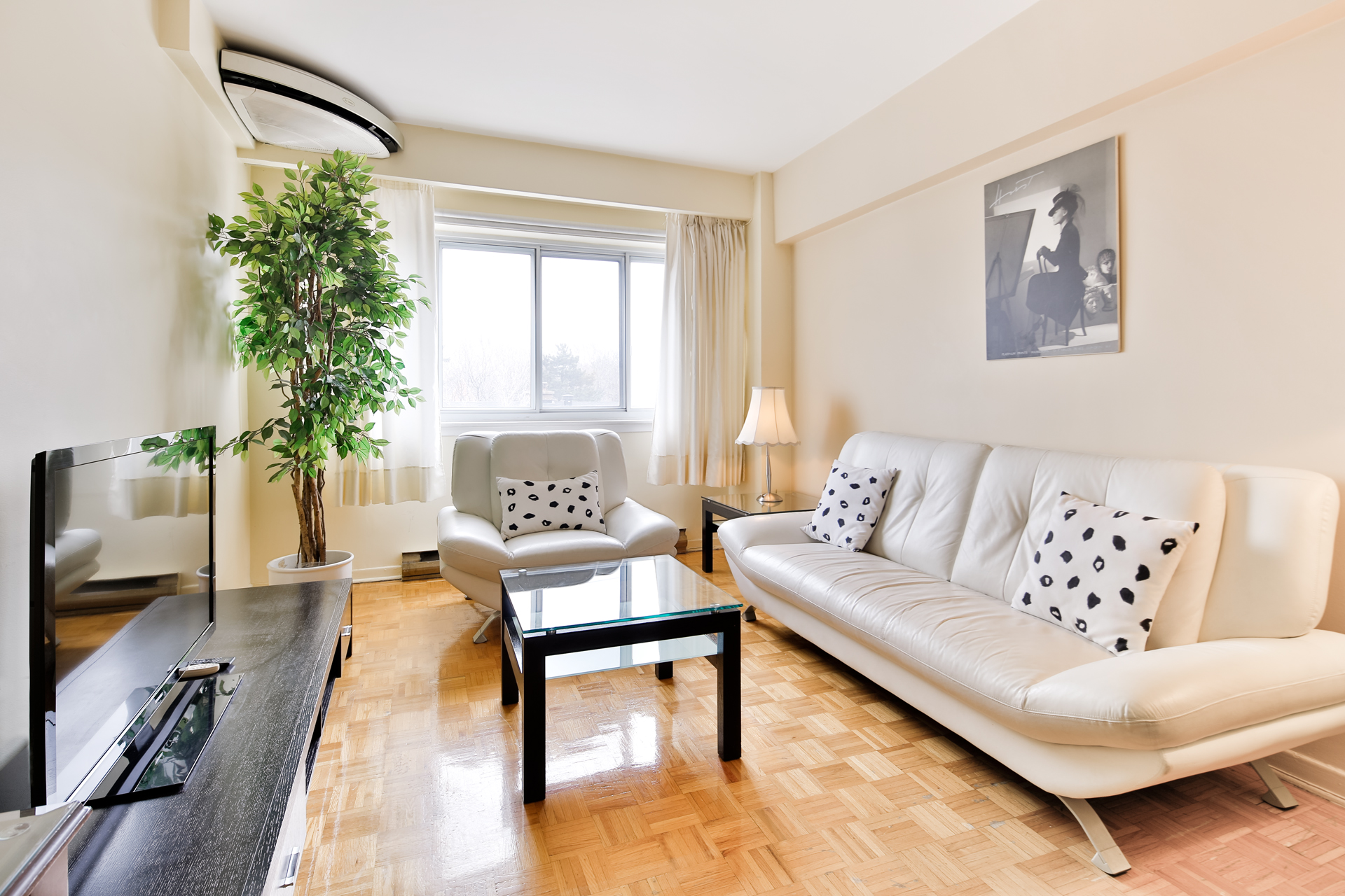 Apartment in the Heart of Montreal S0309 in Mont-Royal, Montreal