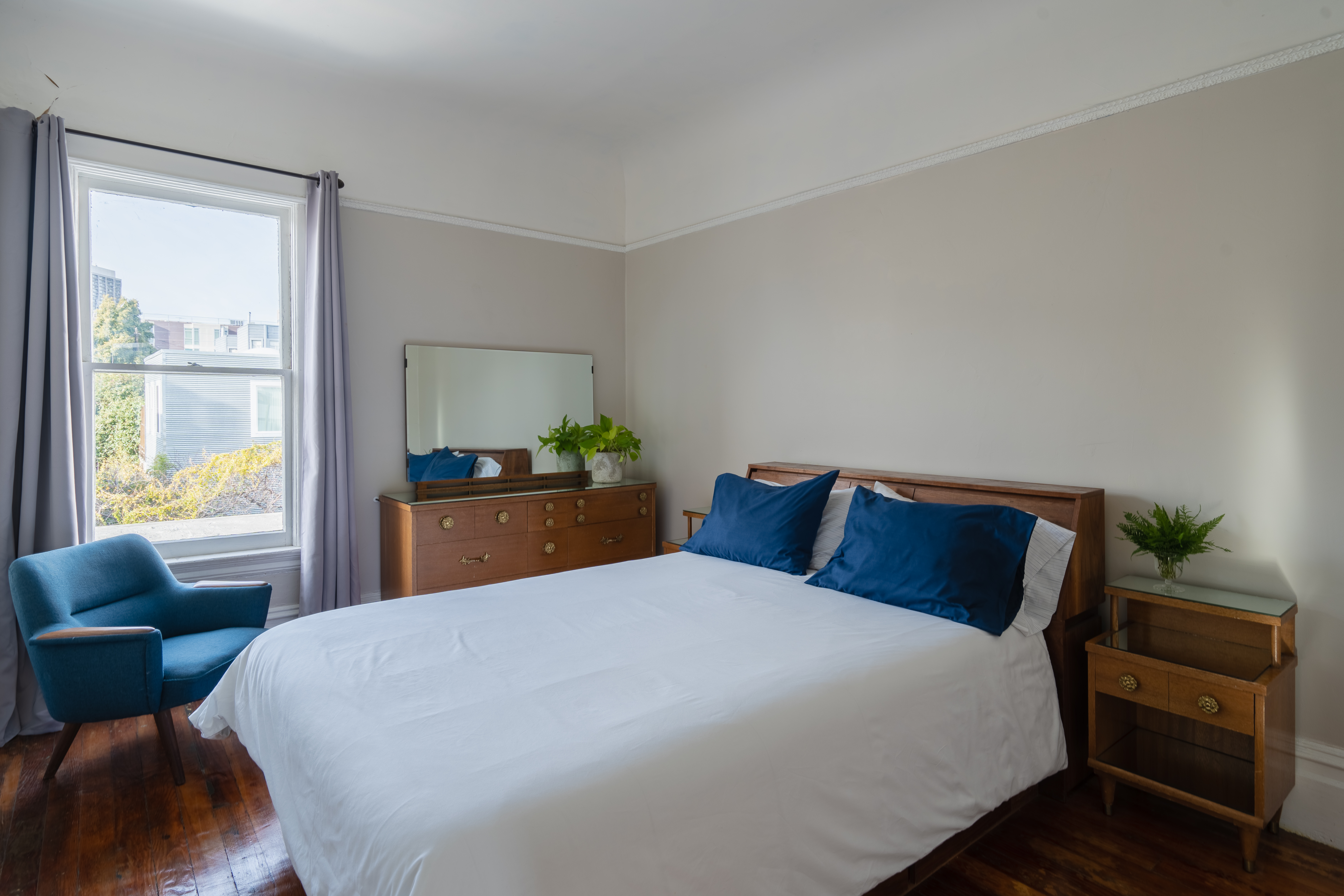 Big 2 BR entire SF Soma apt with private entrance