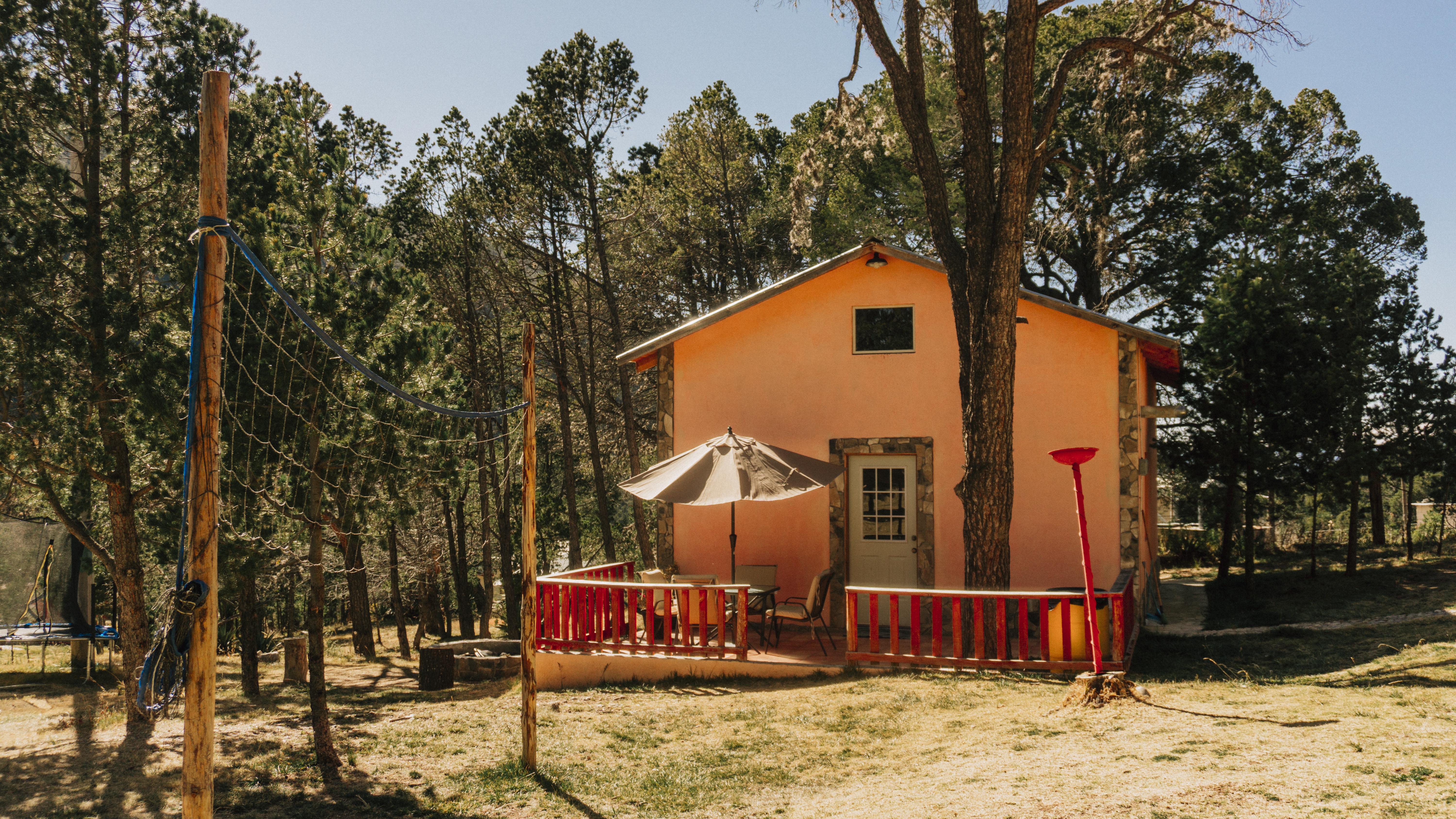 Cabin and bungalow with WIFI near Monterreal.
