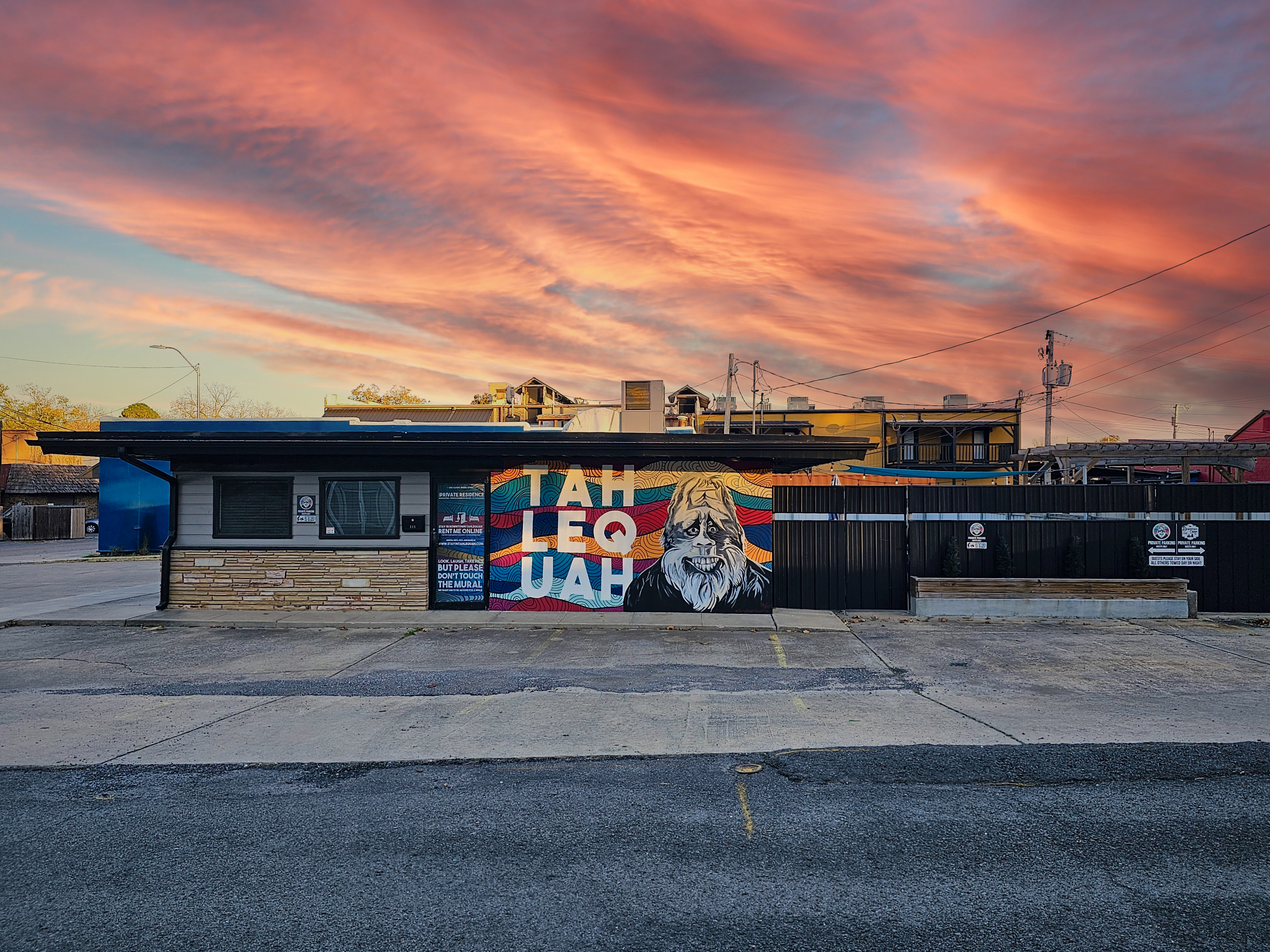 Downtown Tahlequah! Amazing Patio, Walkable, Wi-Fi