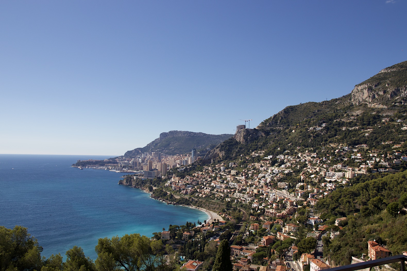 Apartment with panoramic sea view nearby Monaco