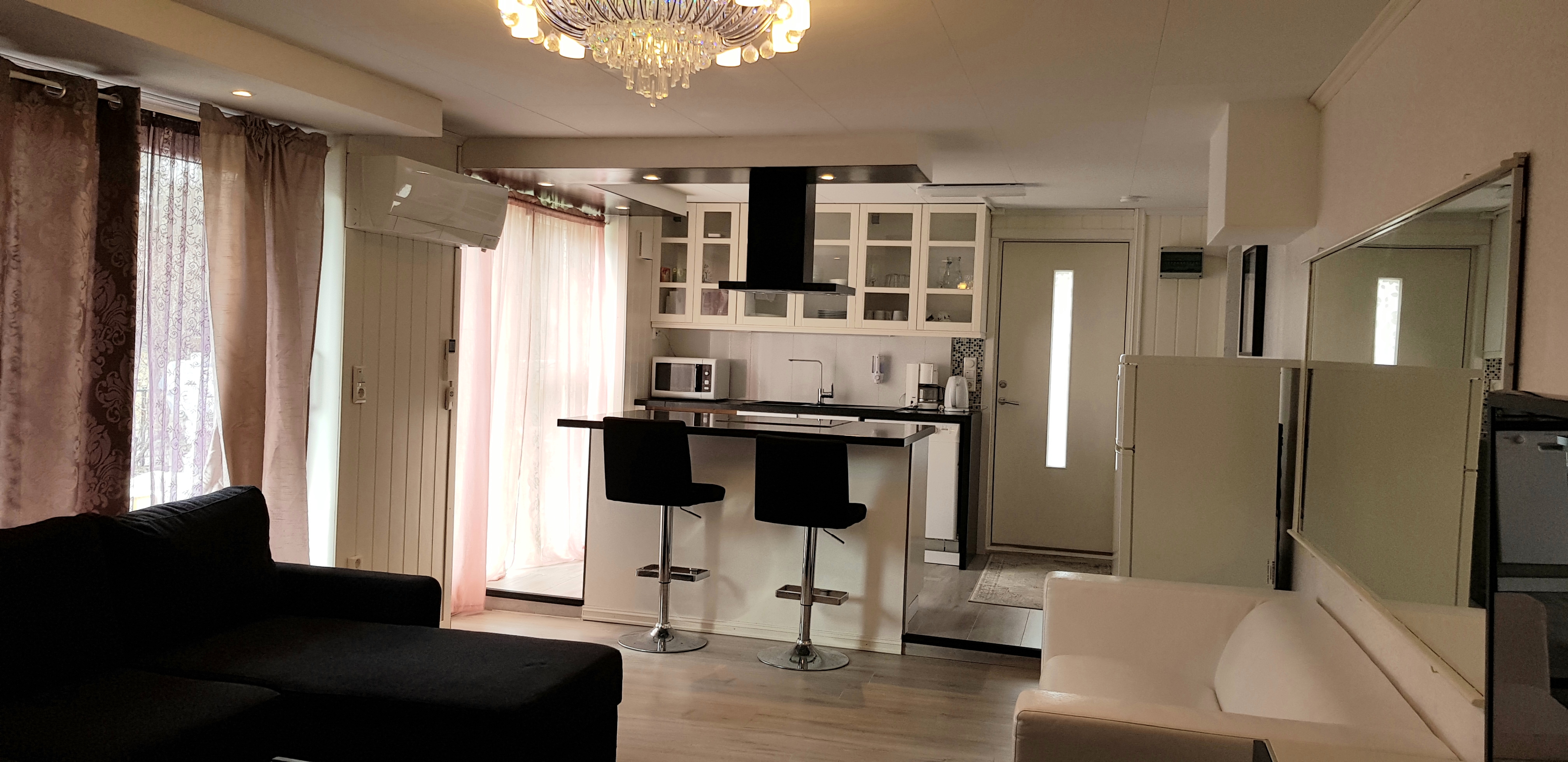 Stylish apartment / w garden and free parking